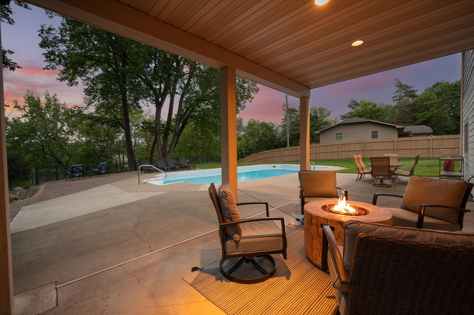 12510 Overlook Road Property Photo 8