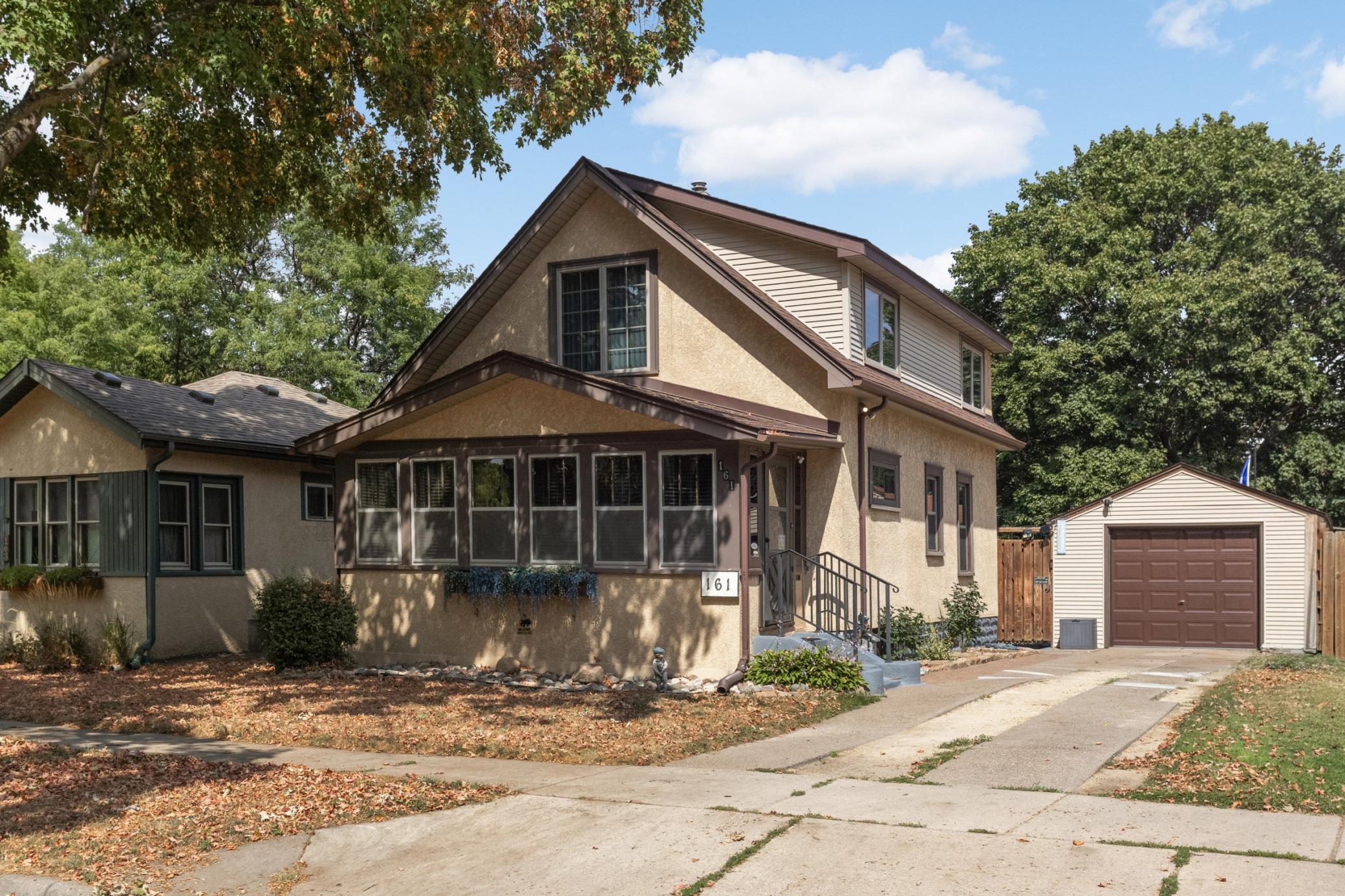 161 King Street W Property Photo 1