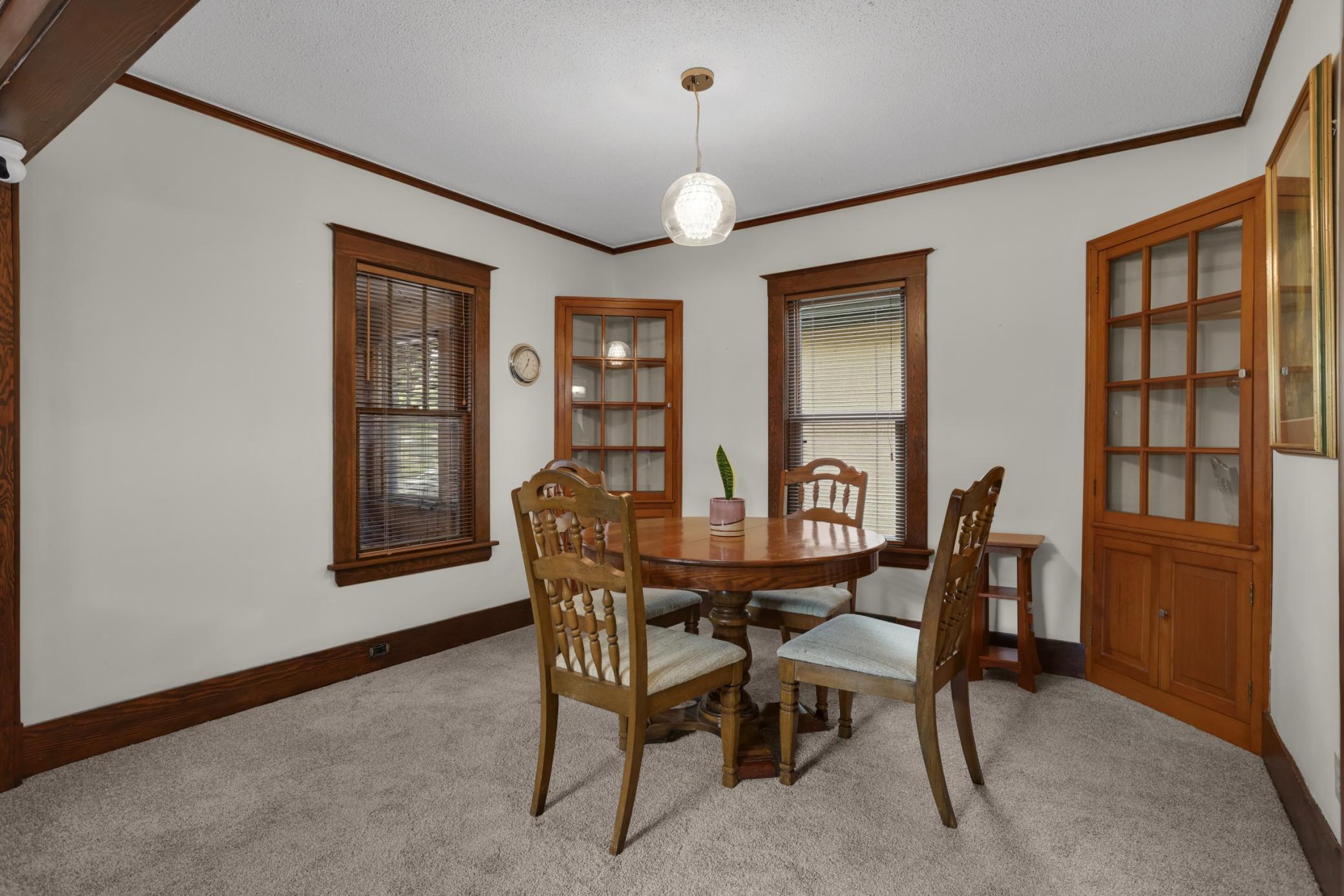 161 King Street W Property Photo 5