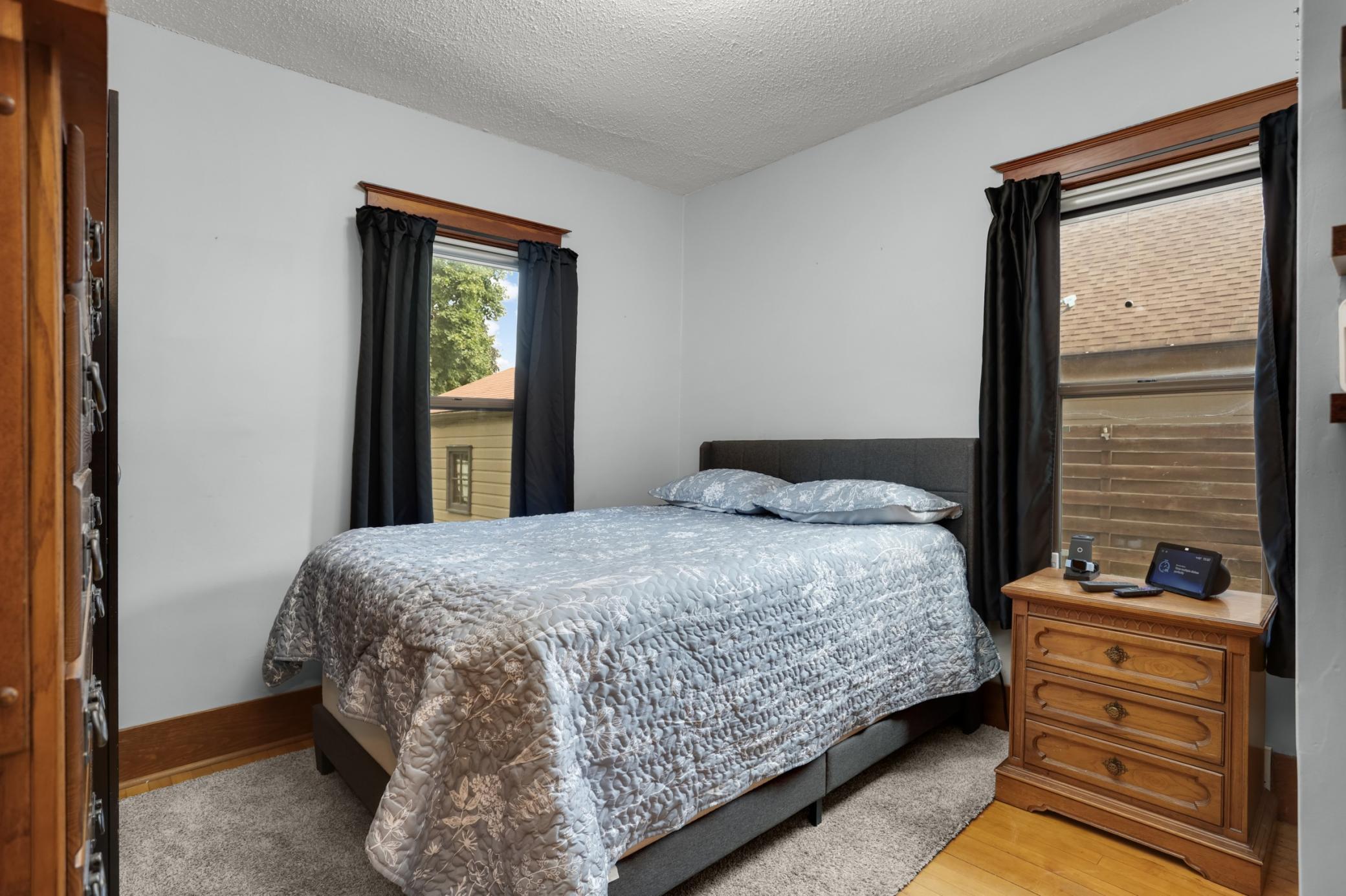 161 King Street W Property Photo 9