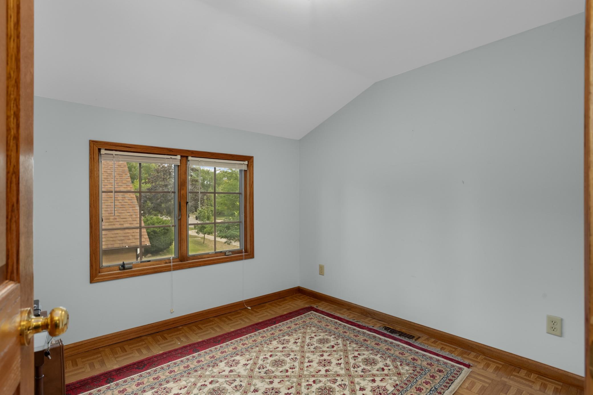 161 King Street W Property Photo 12