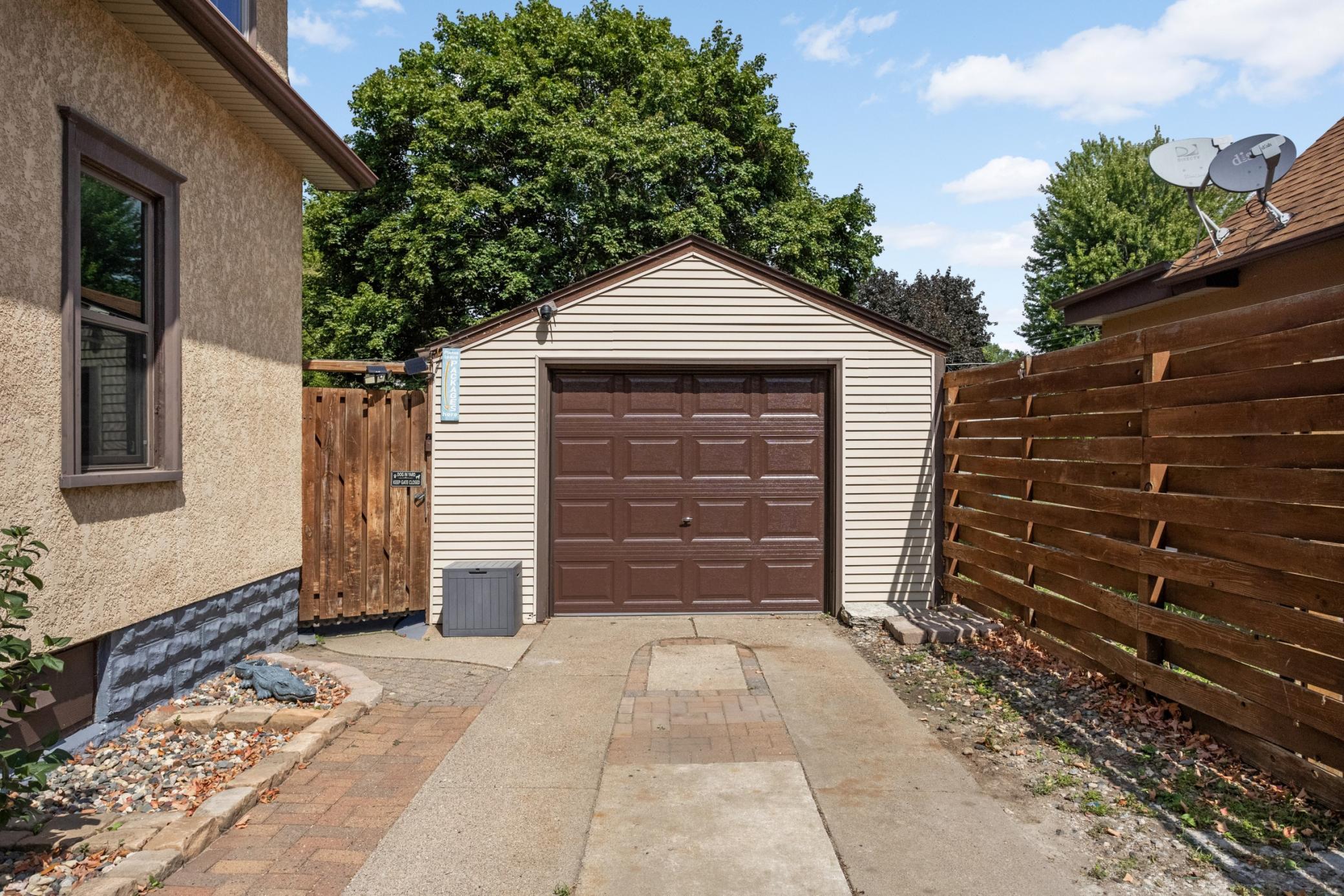 161 King Street W Property Photo 18