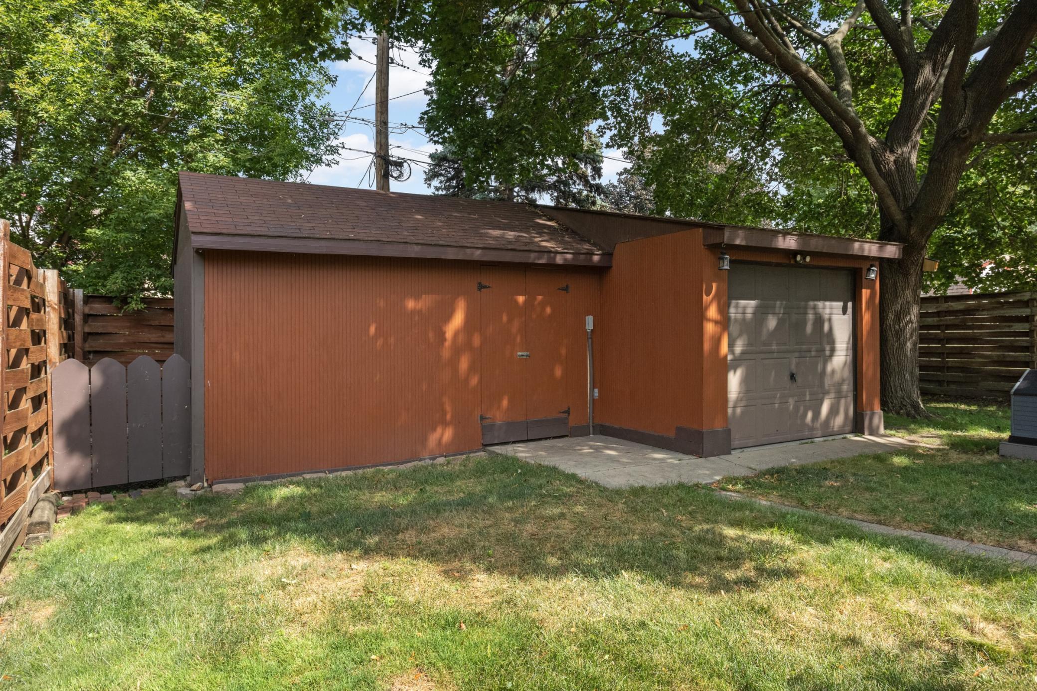 161 King Street W Property Photo 20