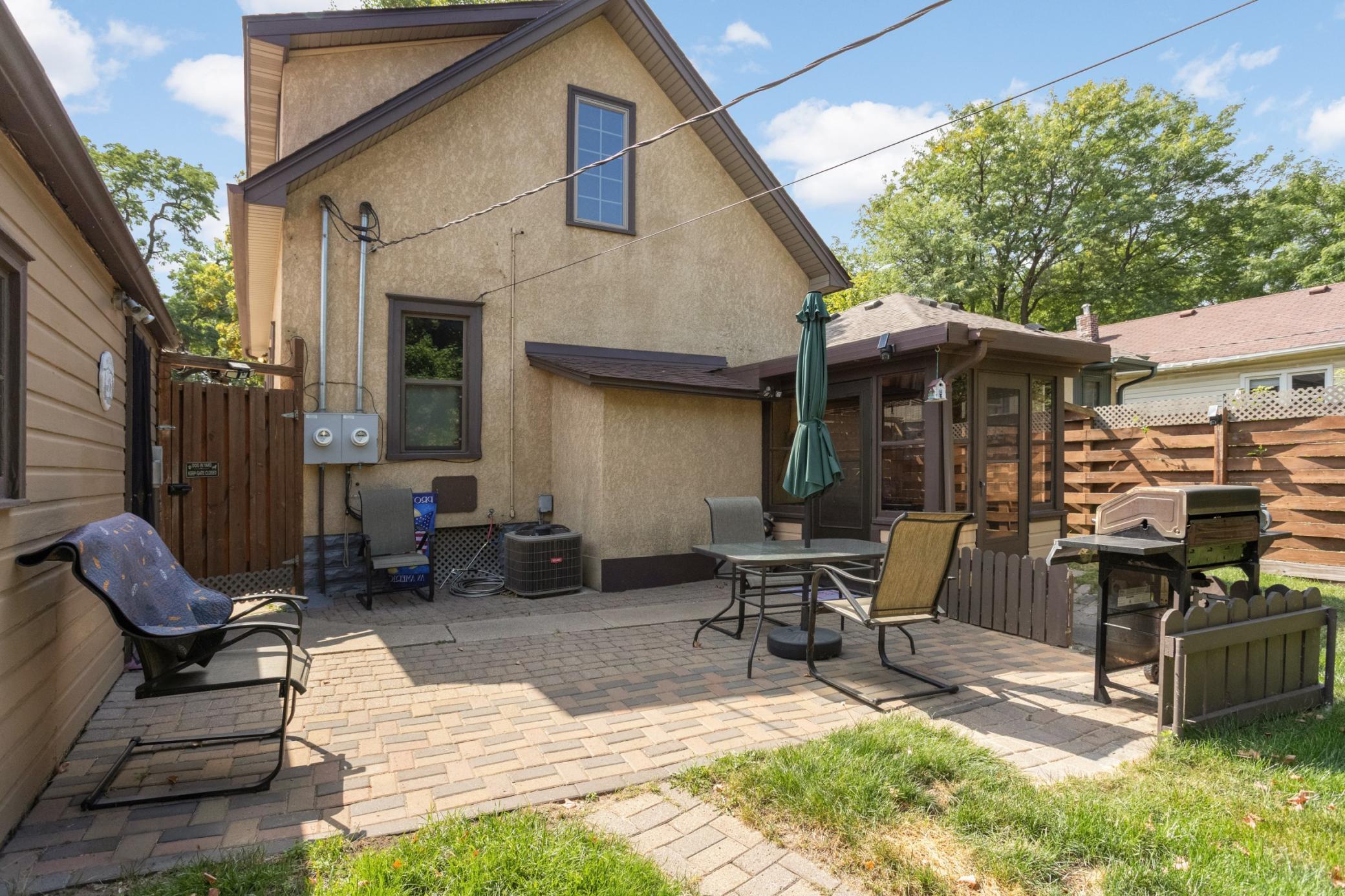 161 King Street W Property Photo 21