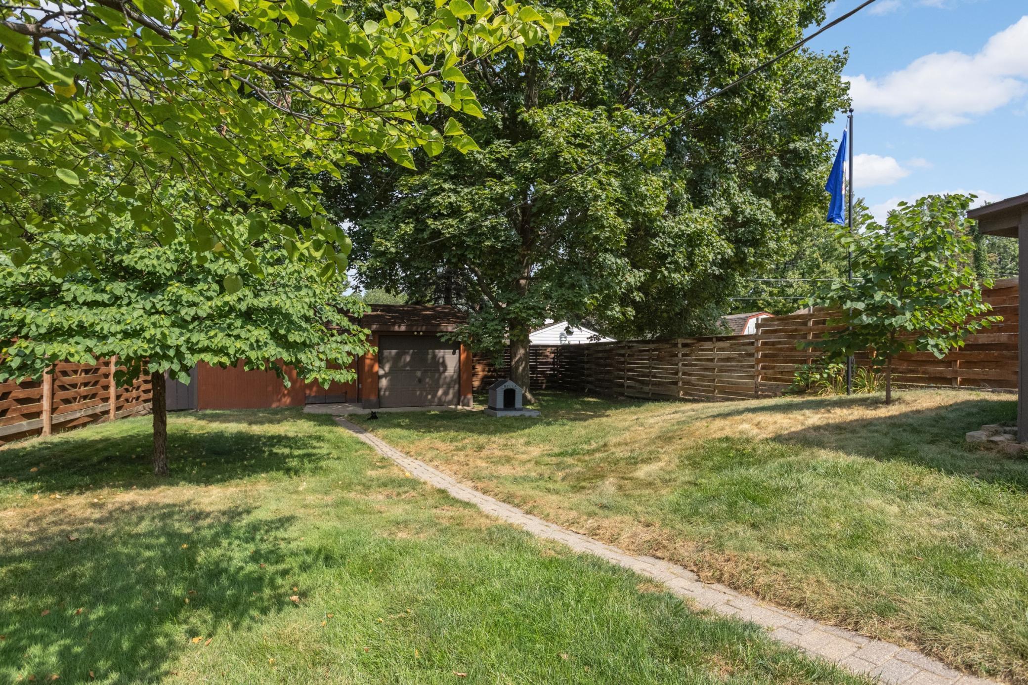 161 King Street W Property Photo 24