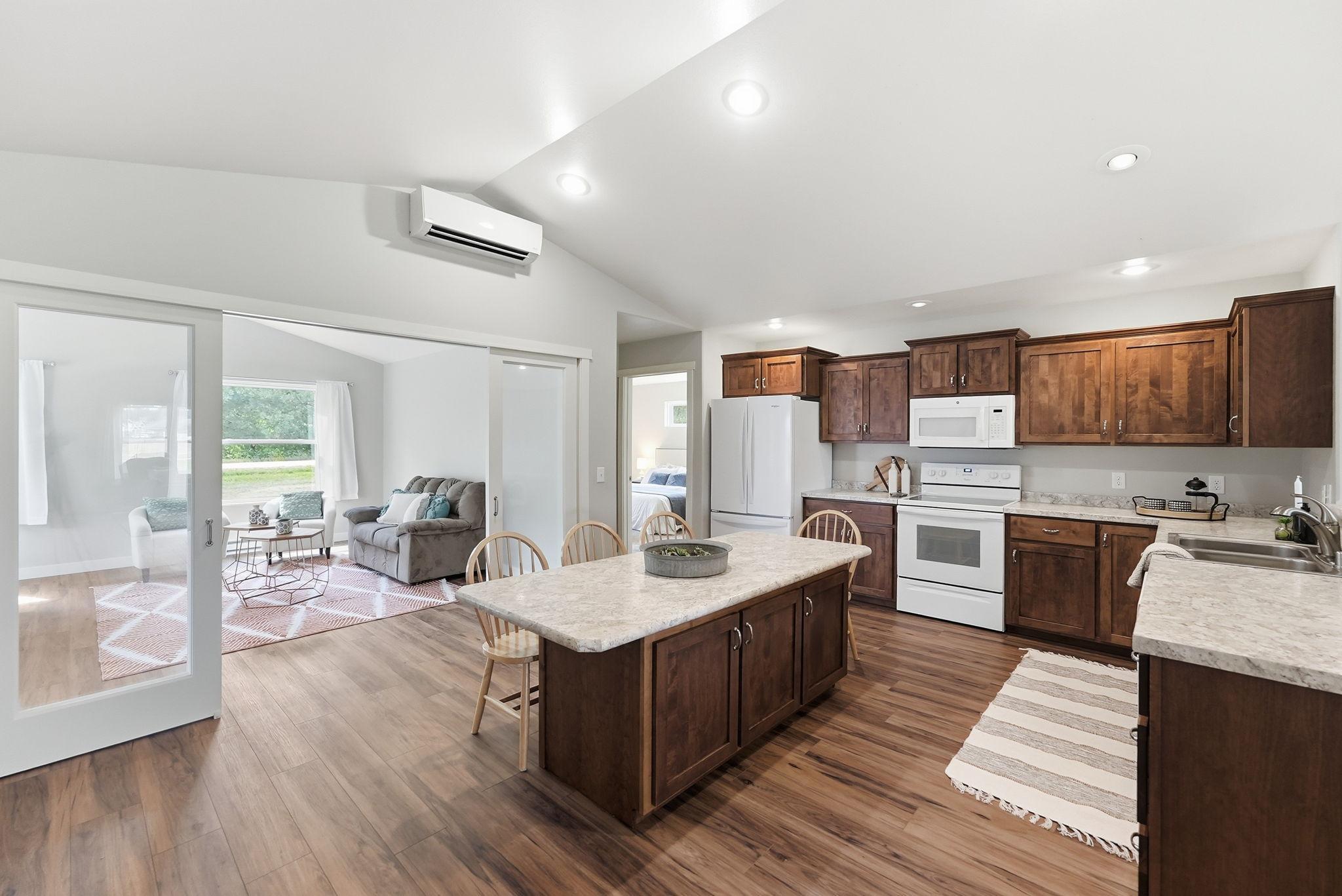 357 Old Glory Drive Ne Property Photo 12