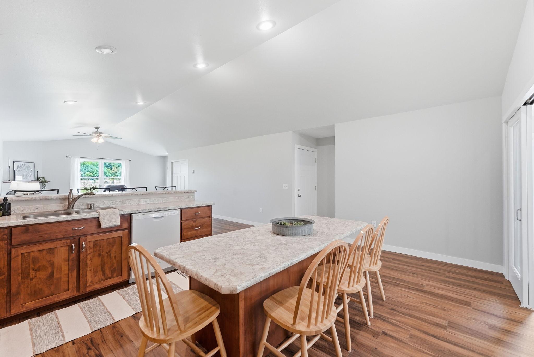357 Old Glory Drive Ne Property Photo 15