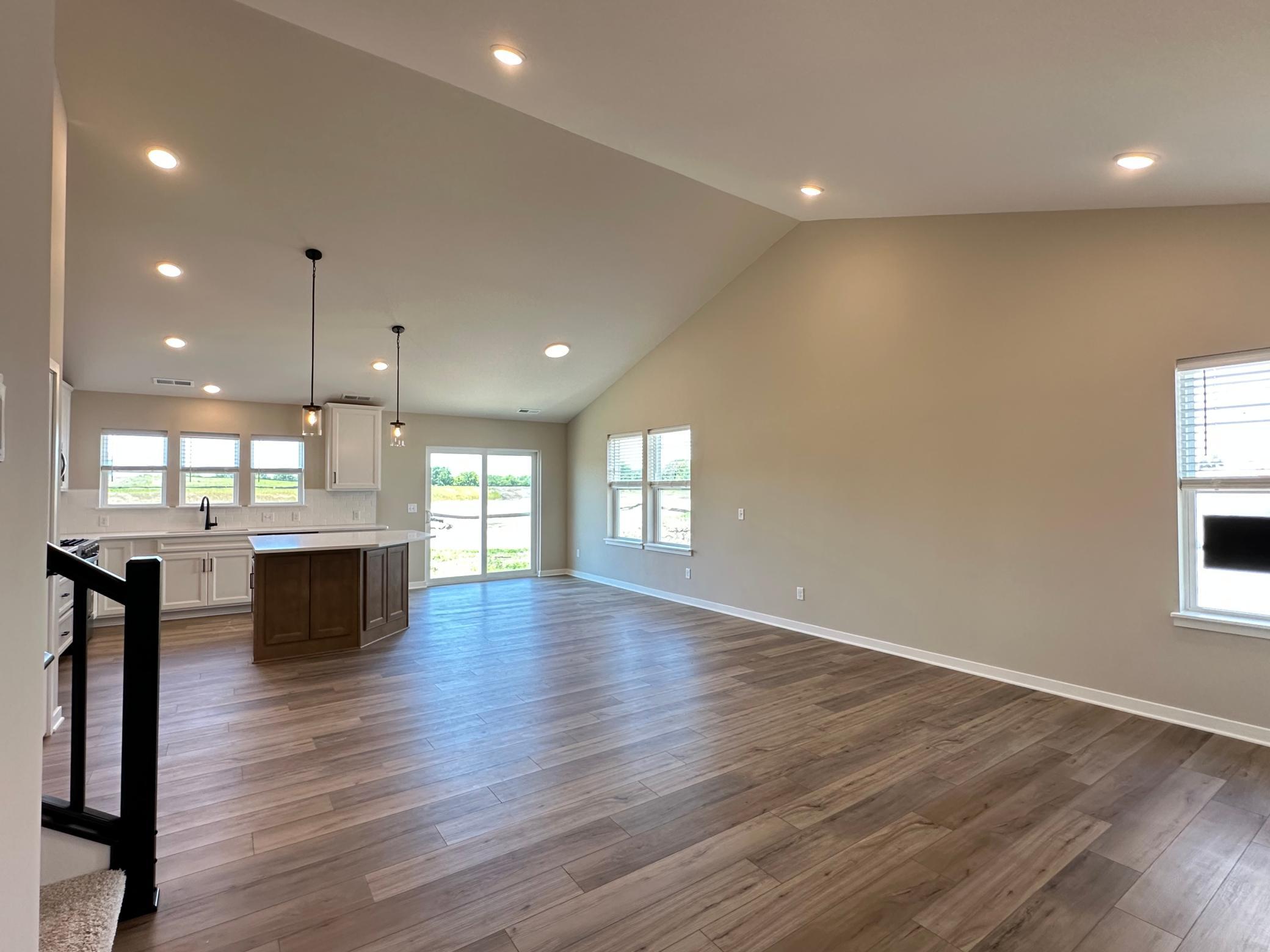 1664 Lund Way Property Photo 7