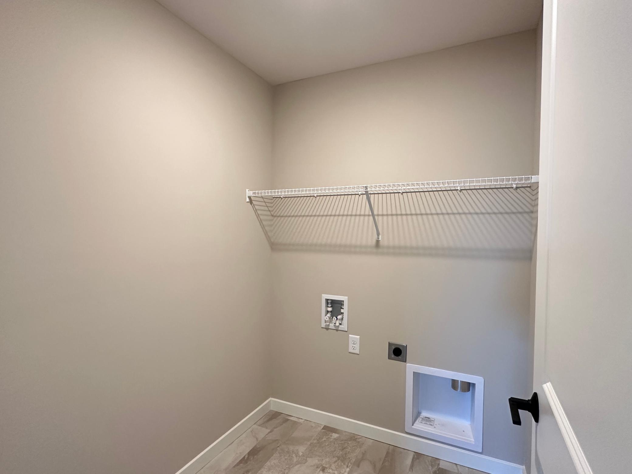 1664 Lund Way Property Photo 14