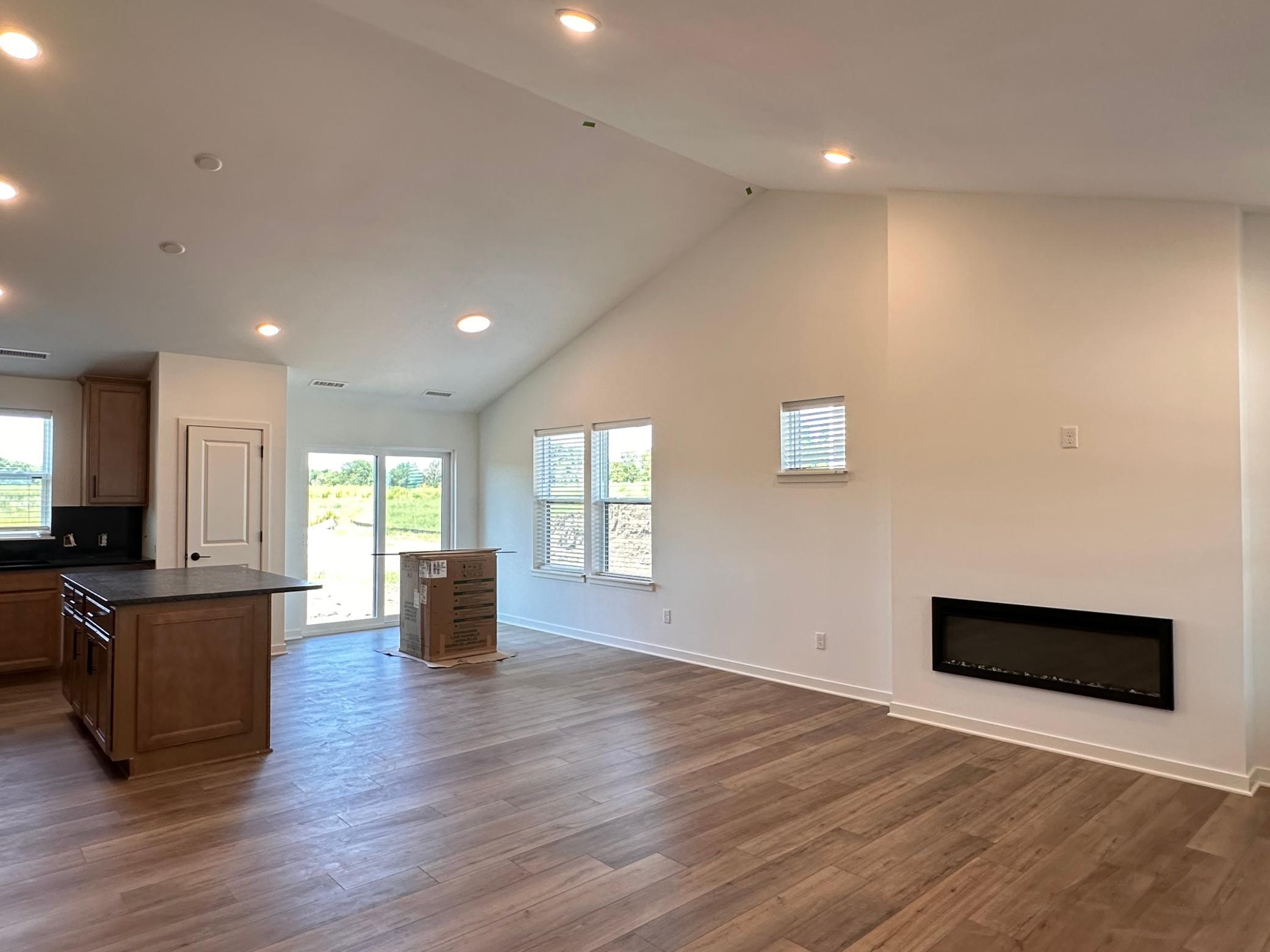 1652 Lund Way Property Photo 4