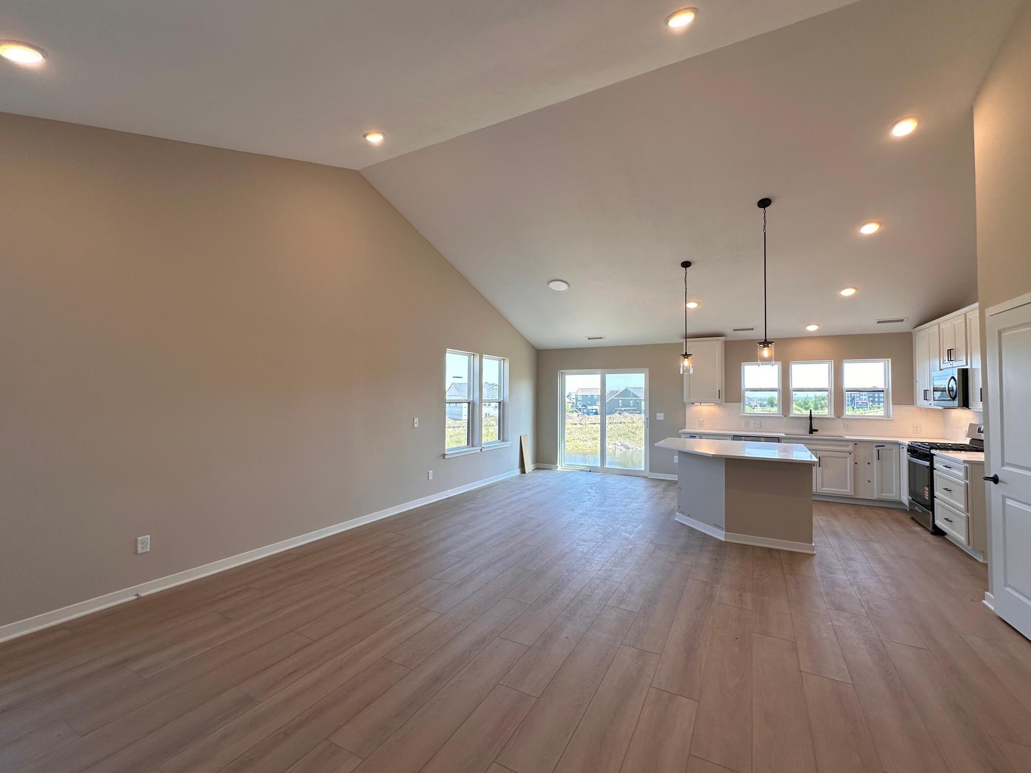 1649 Lund Way Property Photo 7