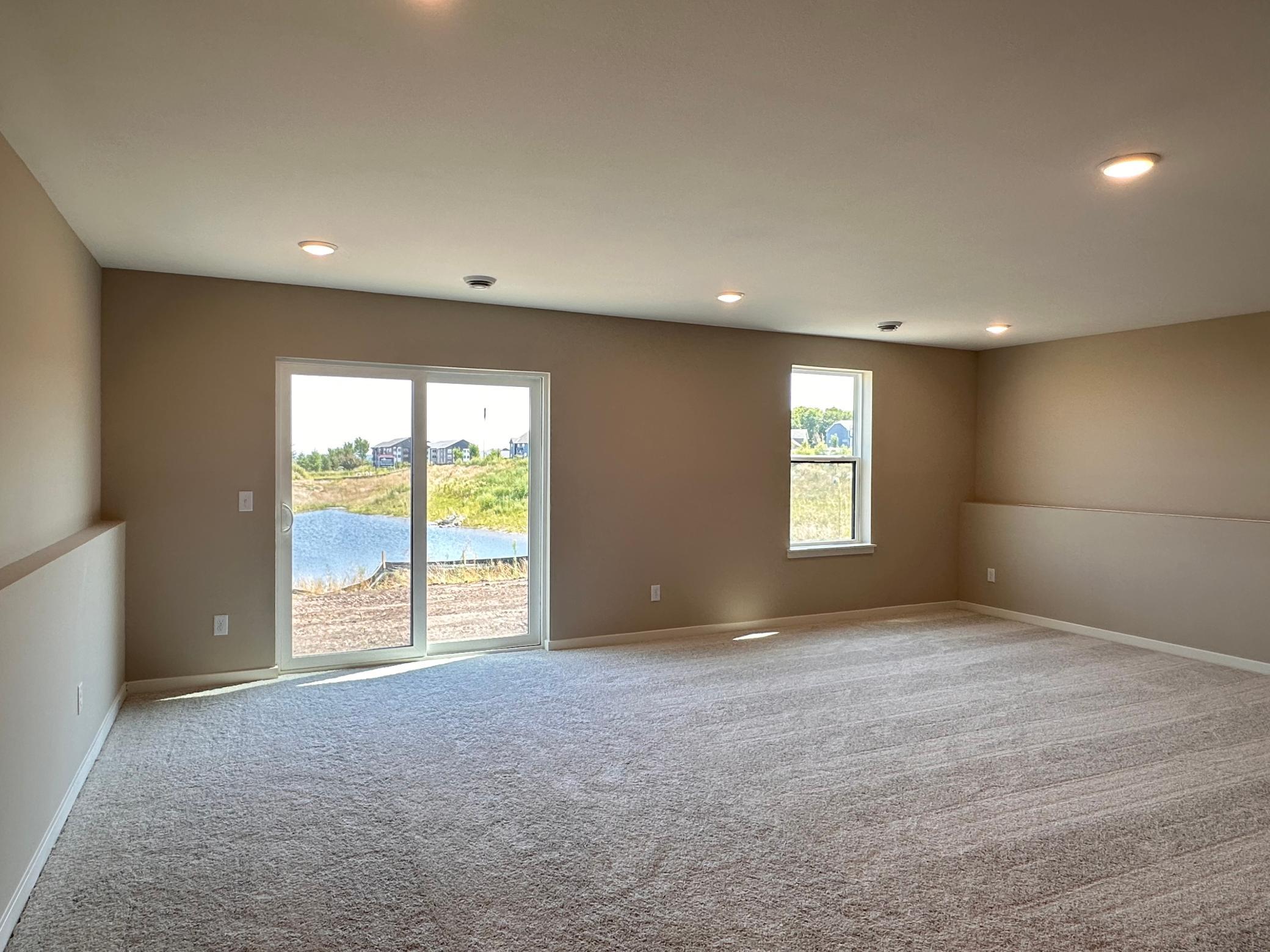 1649 Lund Way Property Photo 9