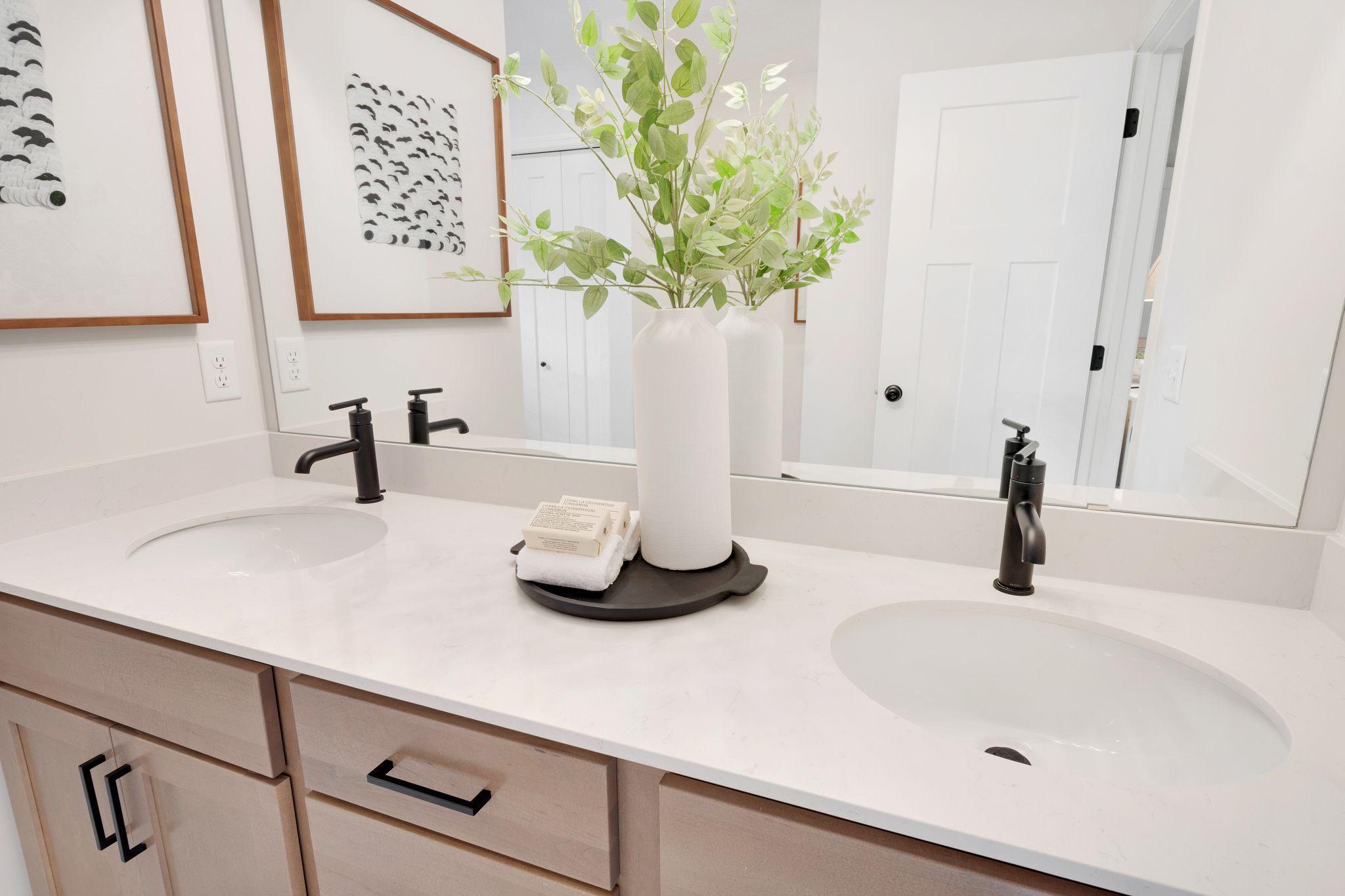 1157 Annagaire Curve Property Photo 9