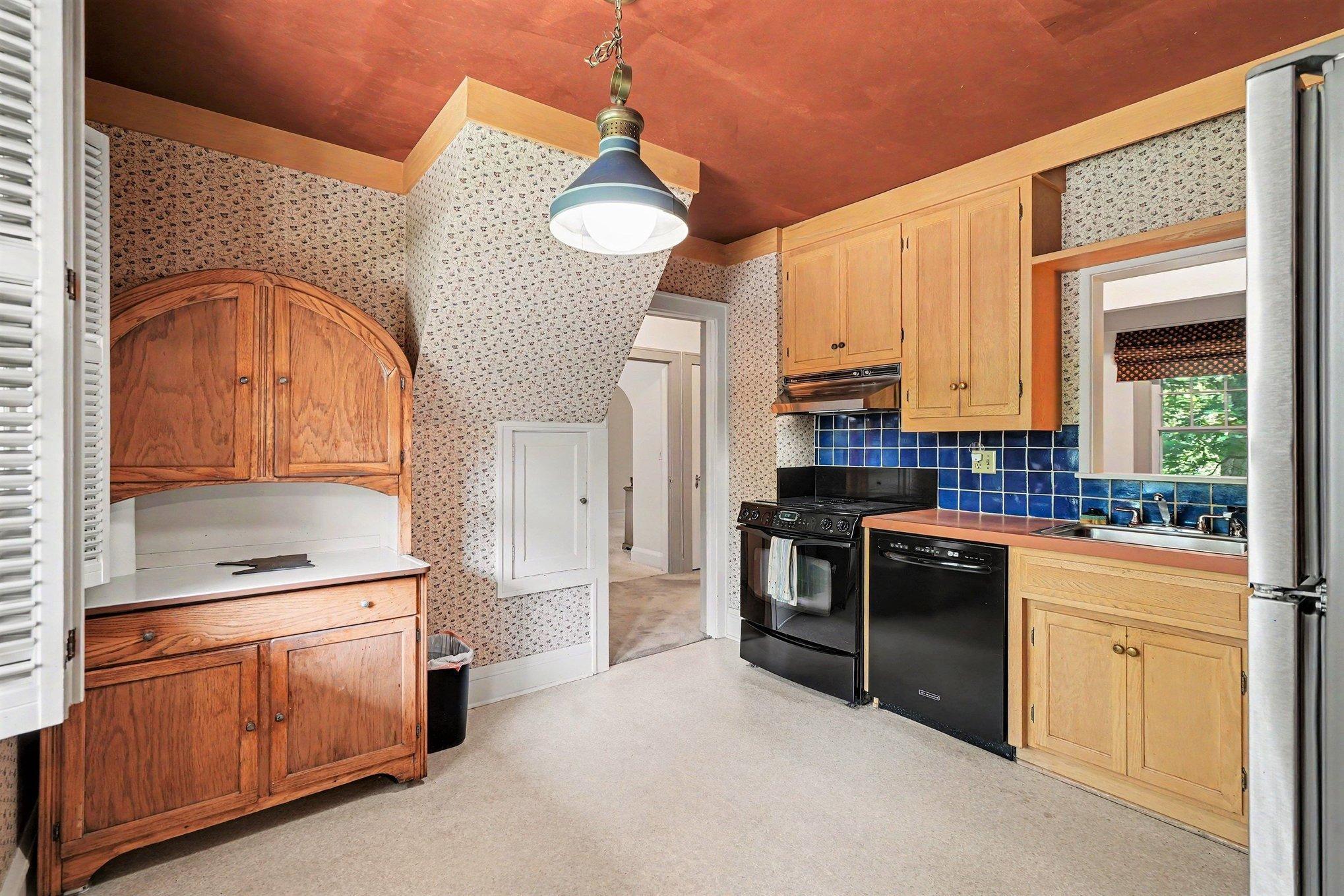 7017 Valley View Road Property Photo 10