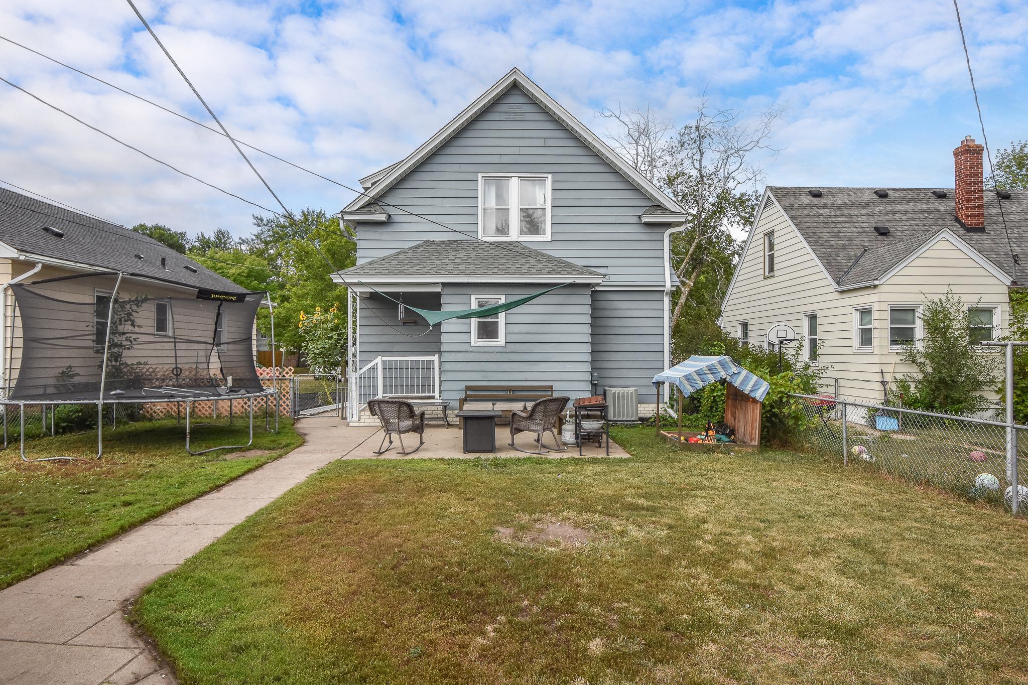 814 Mckinley Place S Property Photo 3