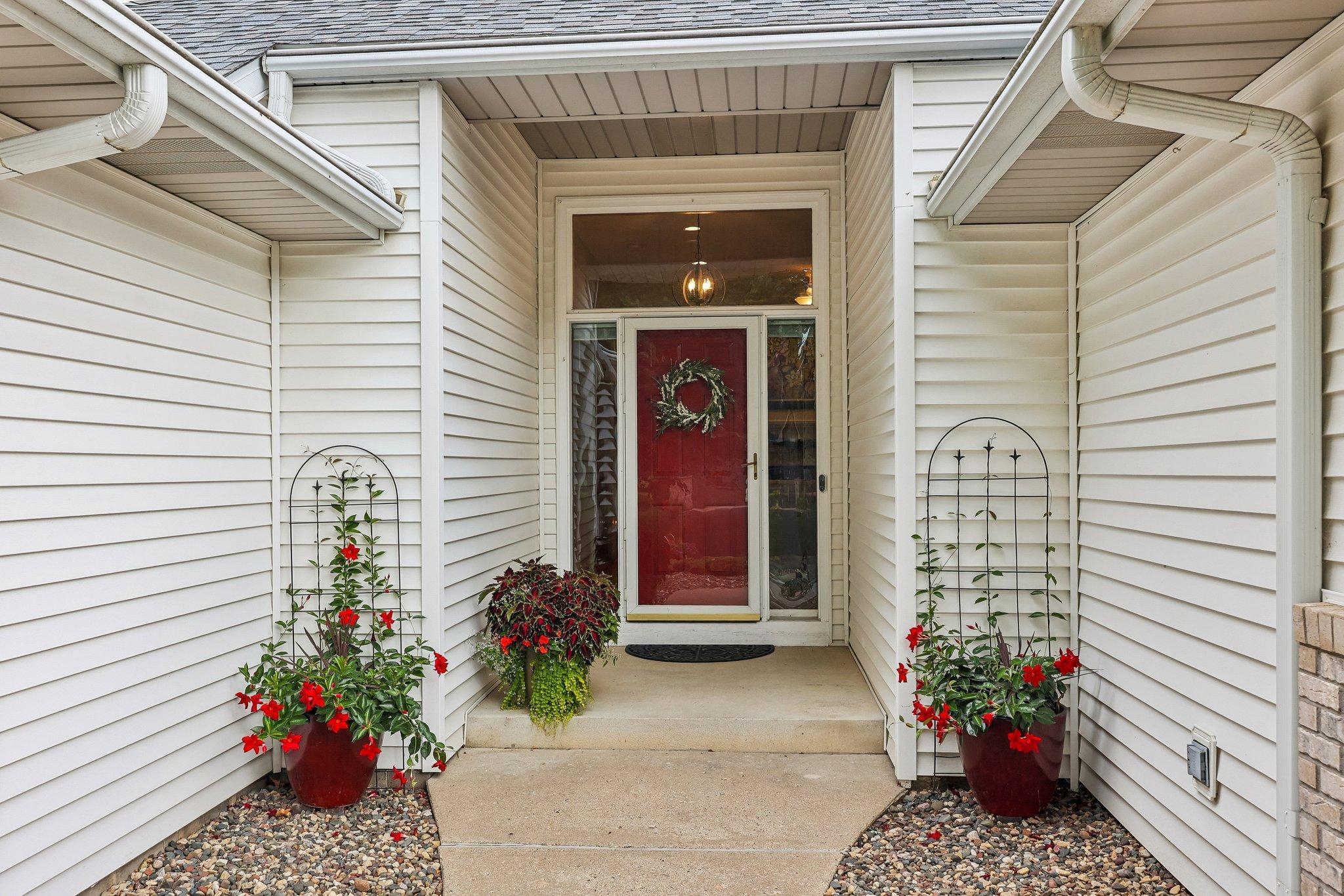 961 Coneflower Court Property Photo 3