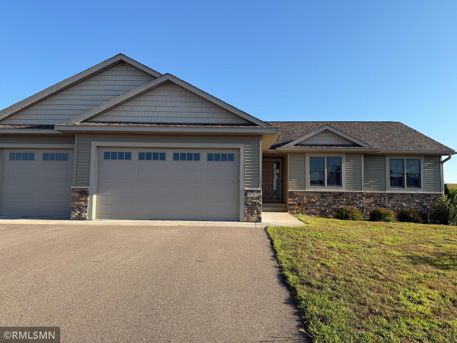 1787 Otter Way Property Photo 1