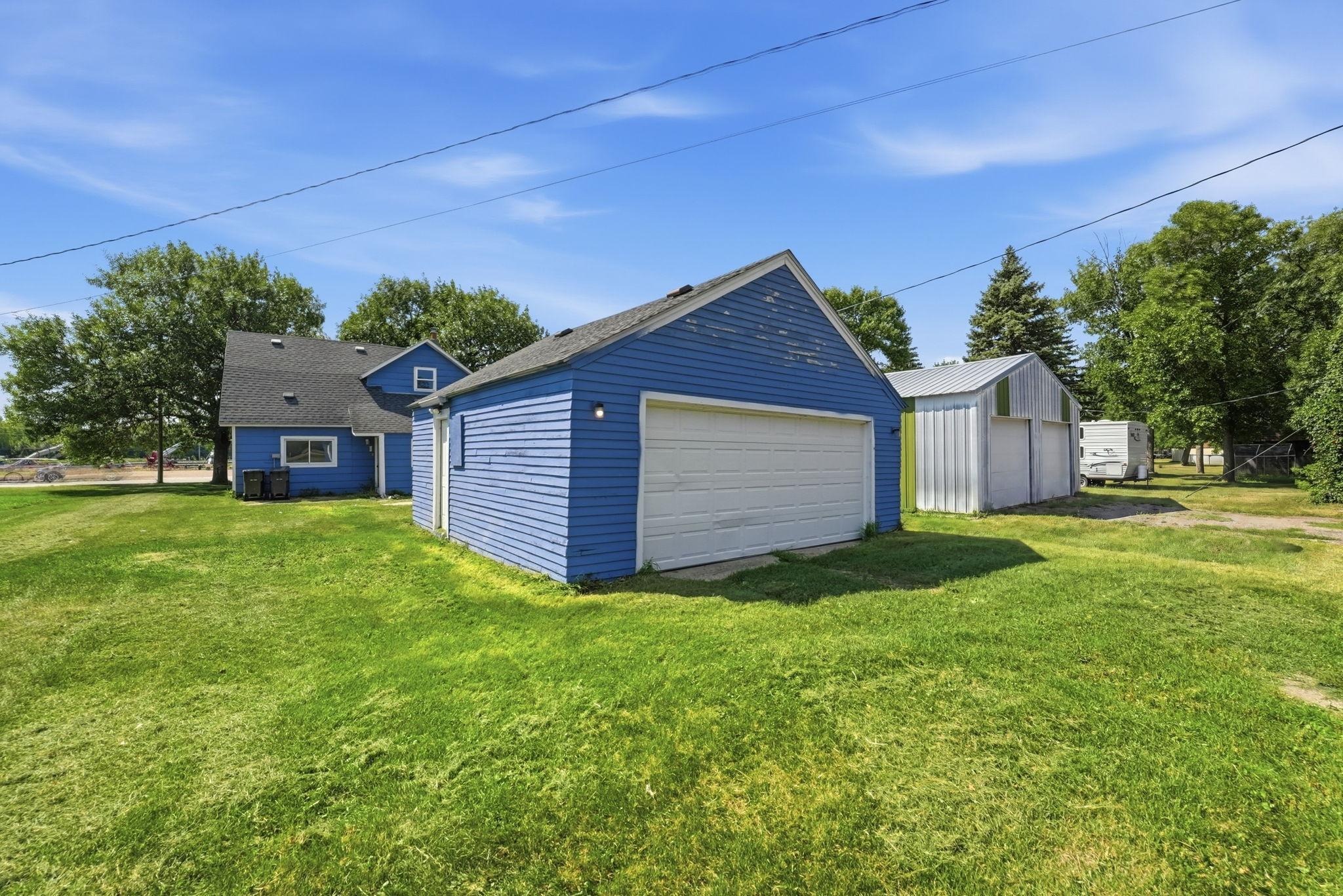 604 Atlantic Avenue N Property Photo 3