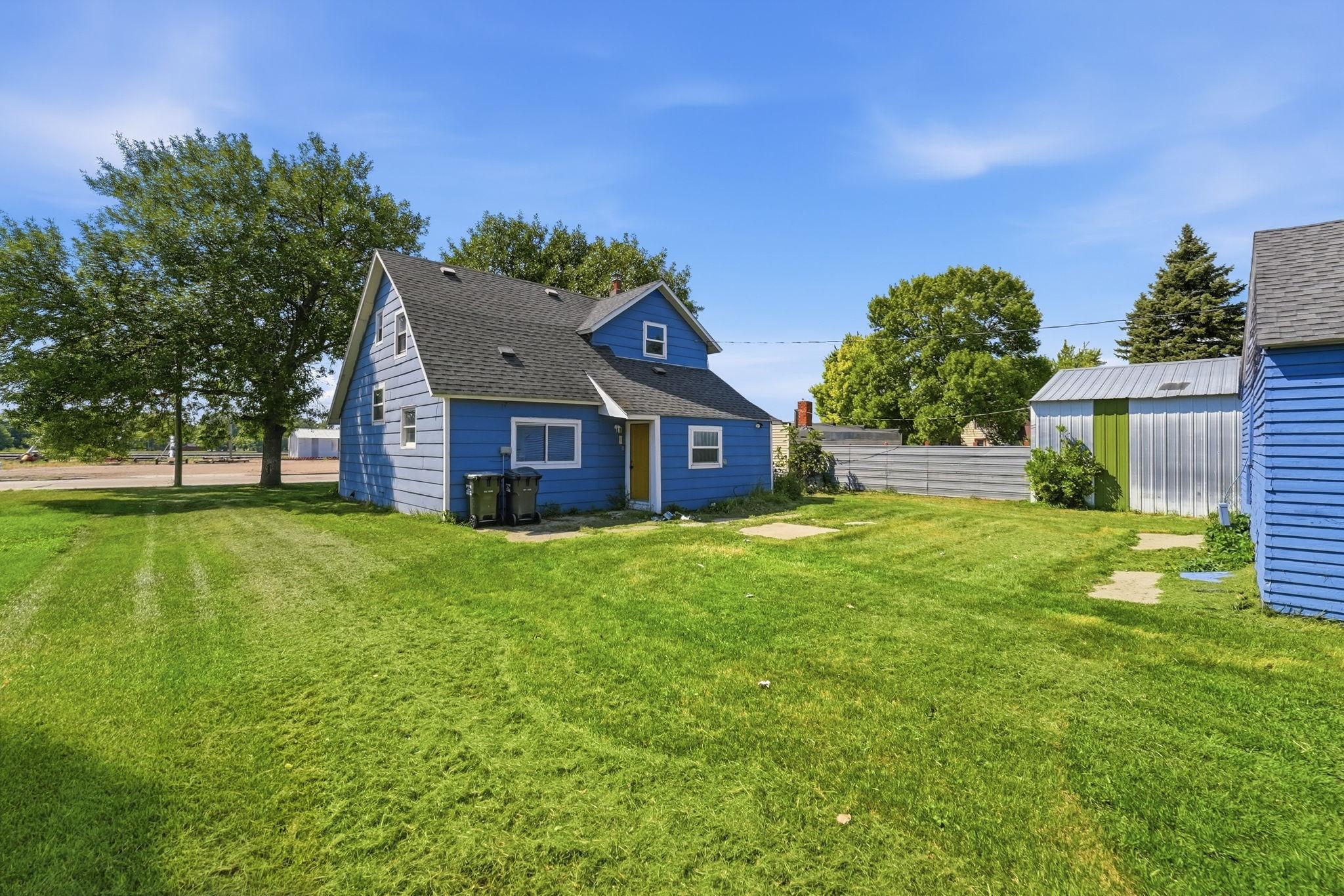 604 Atlantic Avenue N Property Photo 4