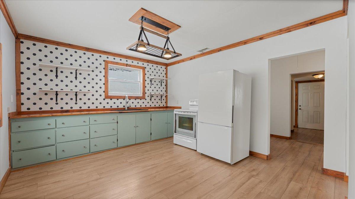 604 Atlantic Avenue N Property Photo 5
