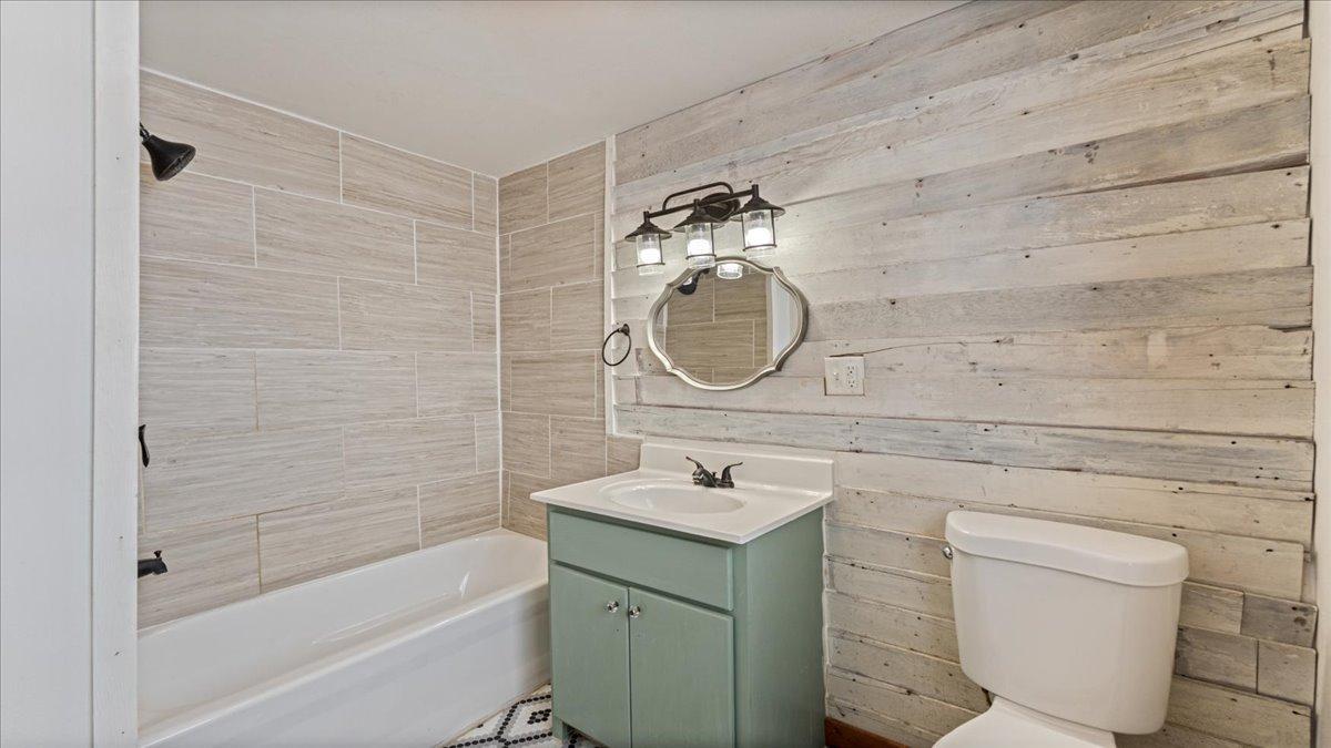 604 Atlantic Avenue N Property Photo 14