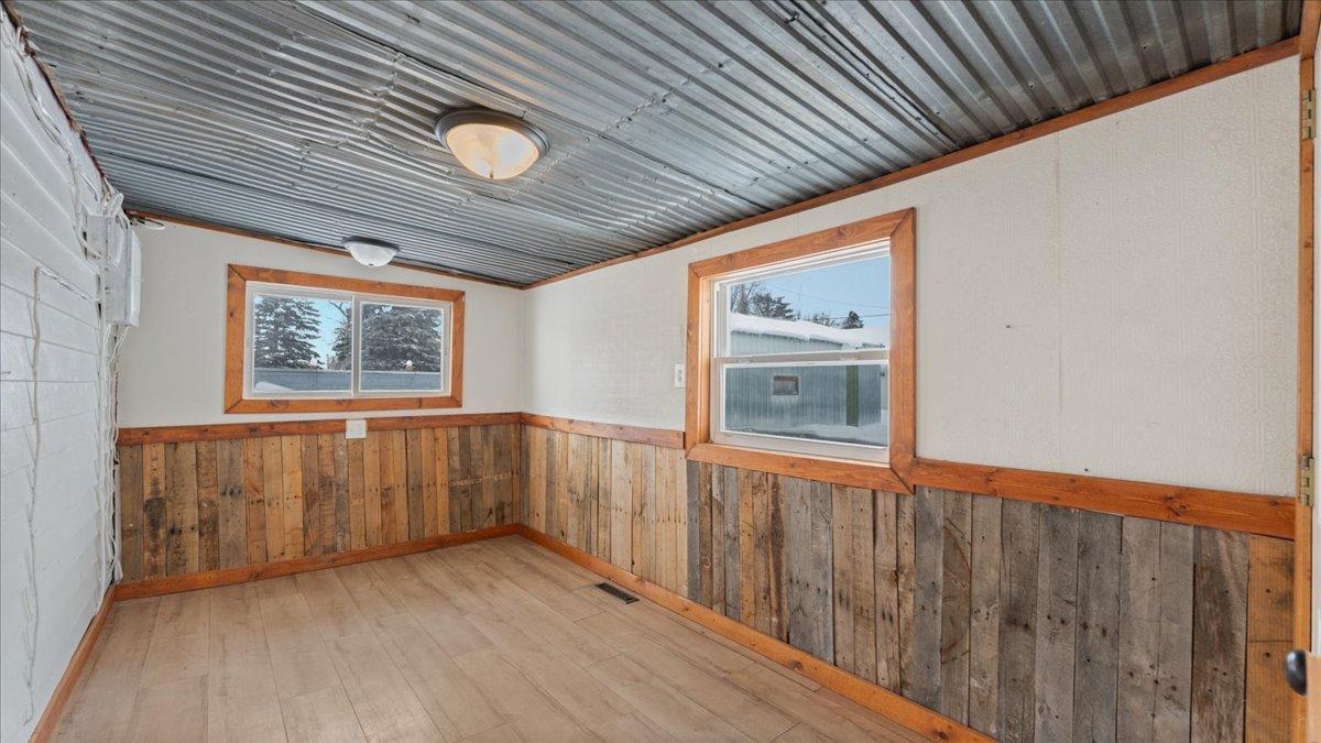 604 Atlantic Avenue N Property Photo 15