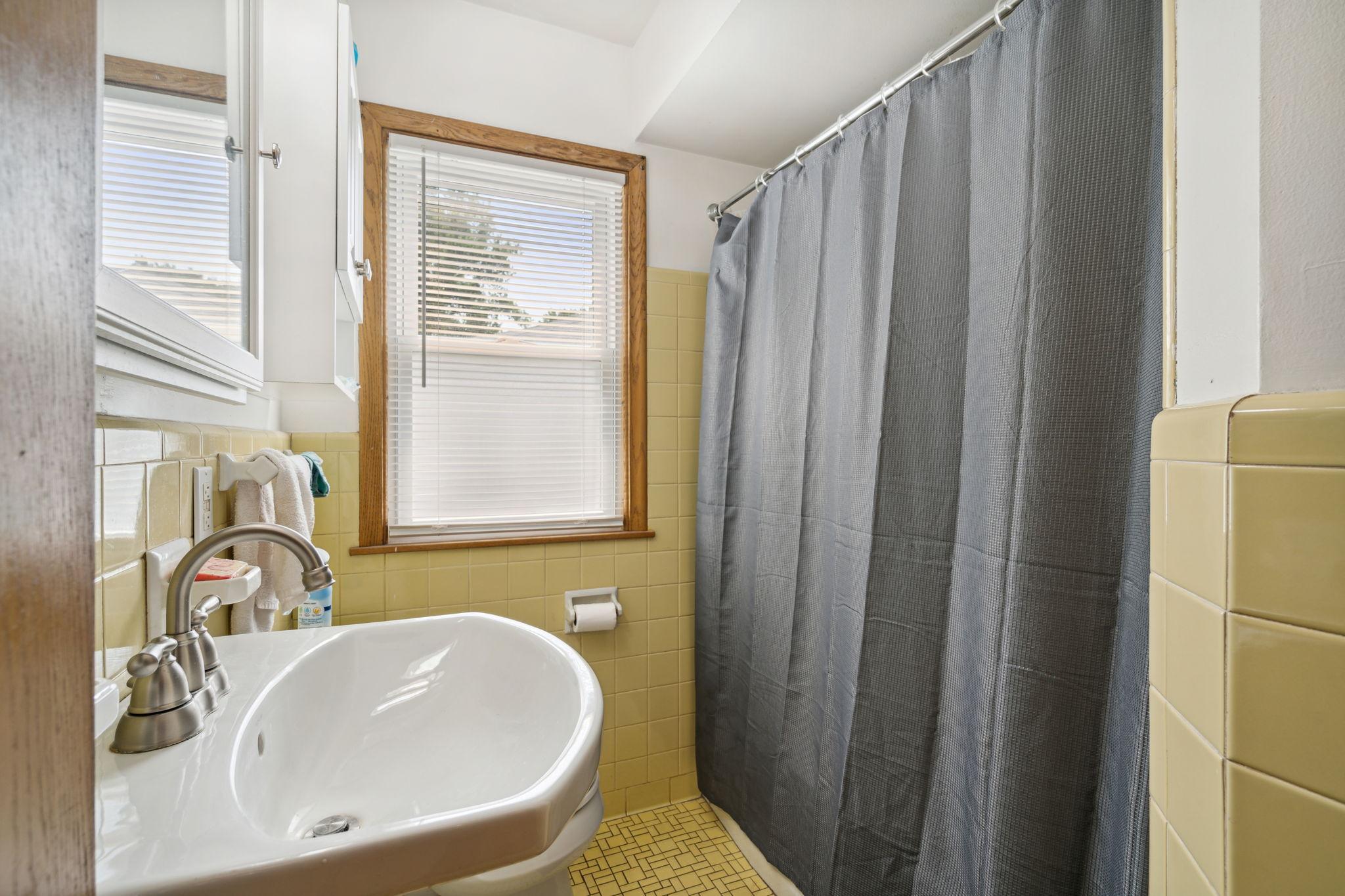 6819 Eliot View Road Property Photo 9