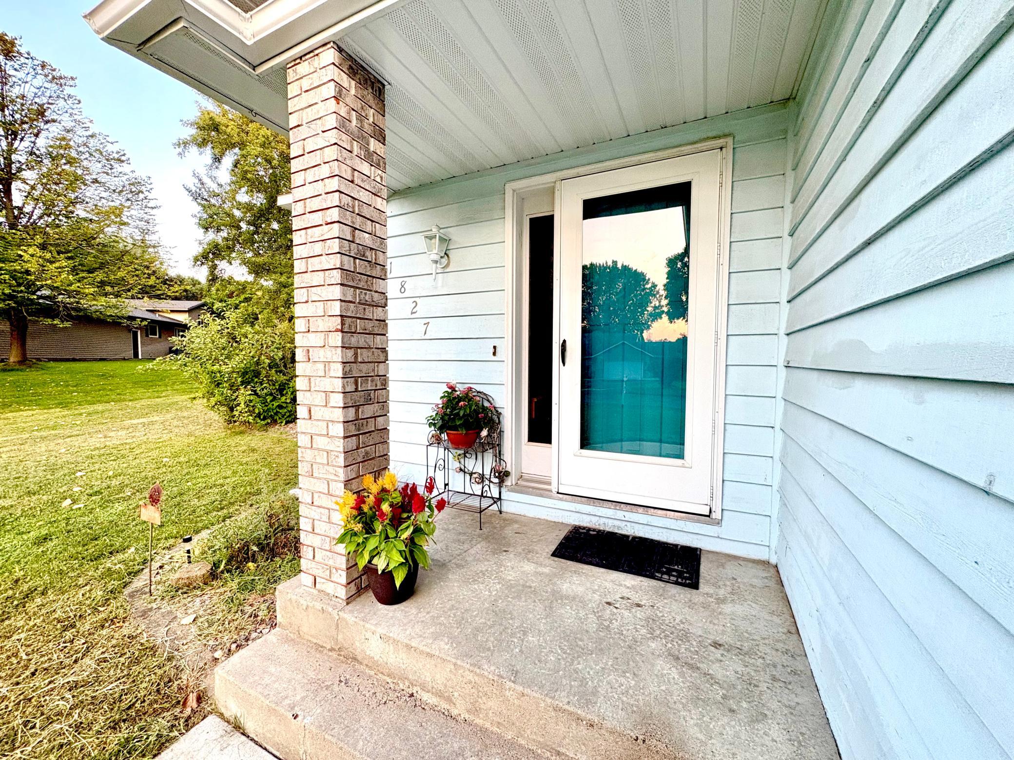 1827 Haller Way Property Photo 3