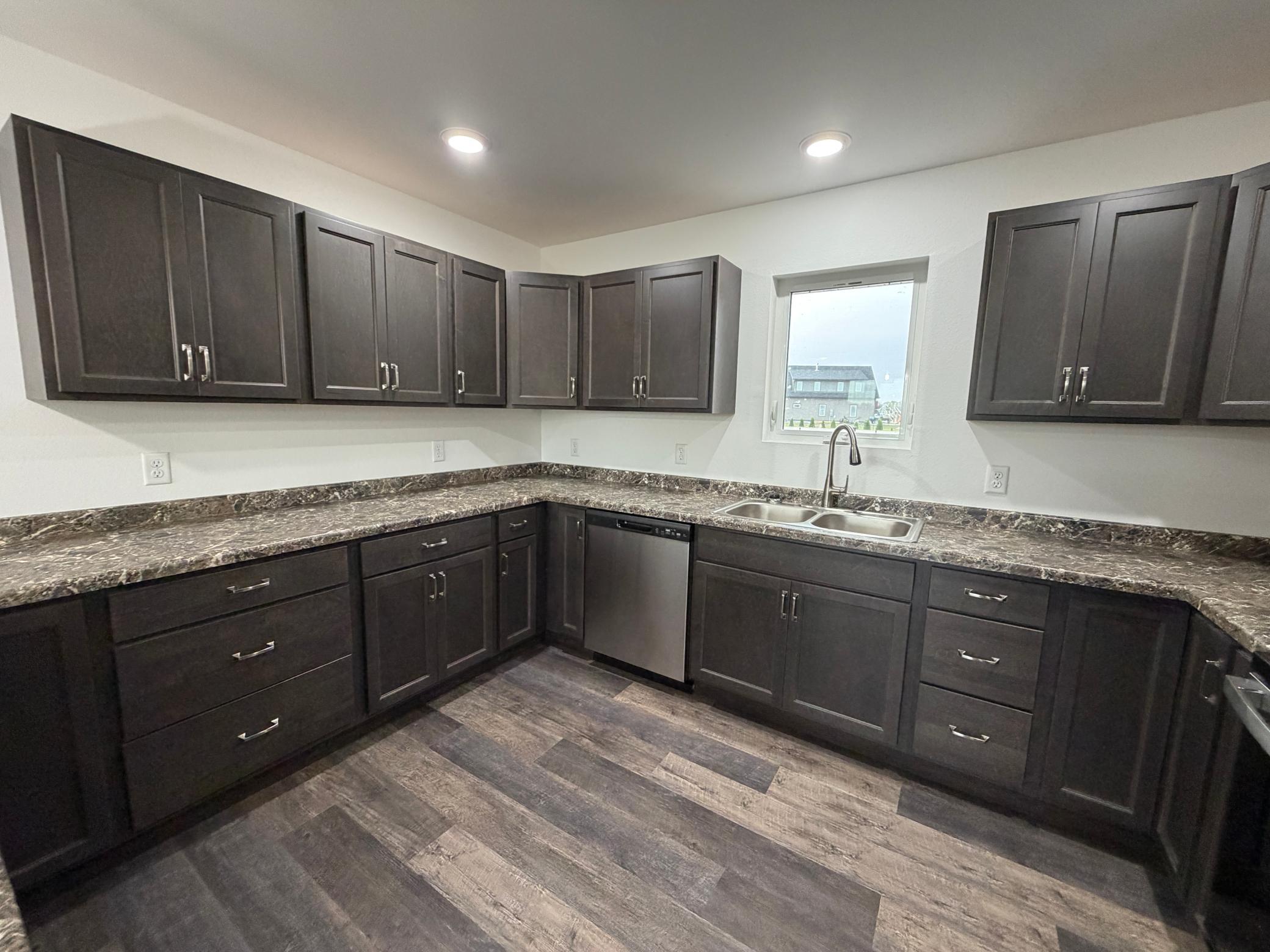 100 Oak Crest Blvd Property Photo 7