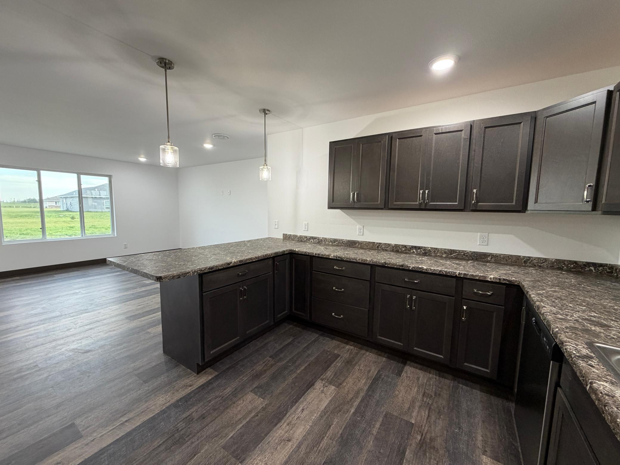 100 Oak Crest Blvd Property Photo 8