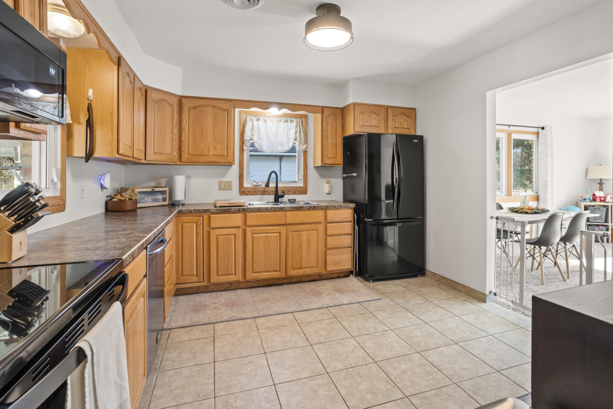 332 Willow Street E Property Photo 10