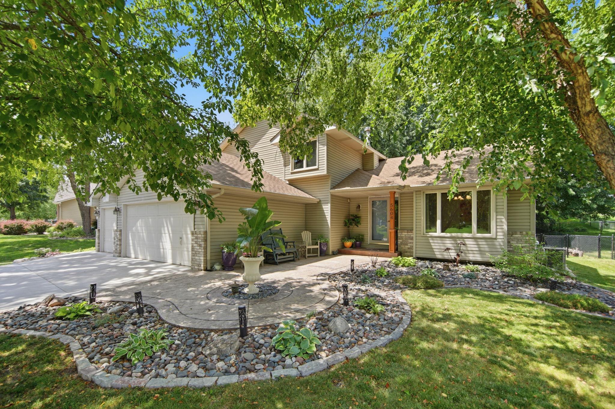 5604 Lone Oak Drive Property Photo 1