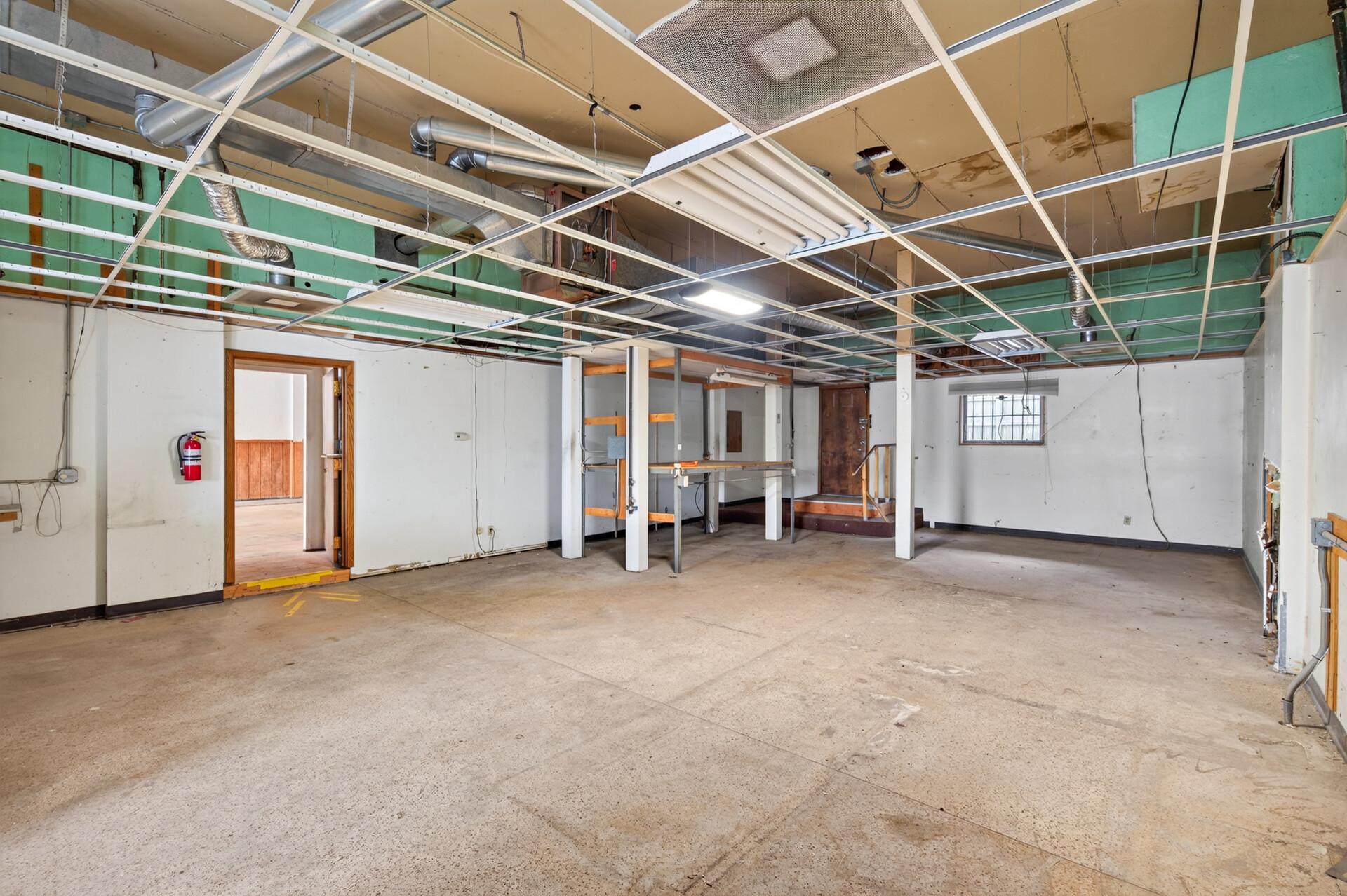 2201 Johnson St. N.e. Property Photo 14