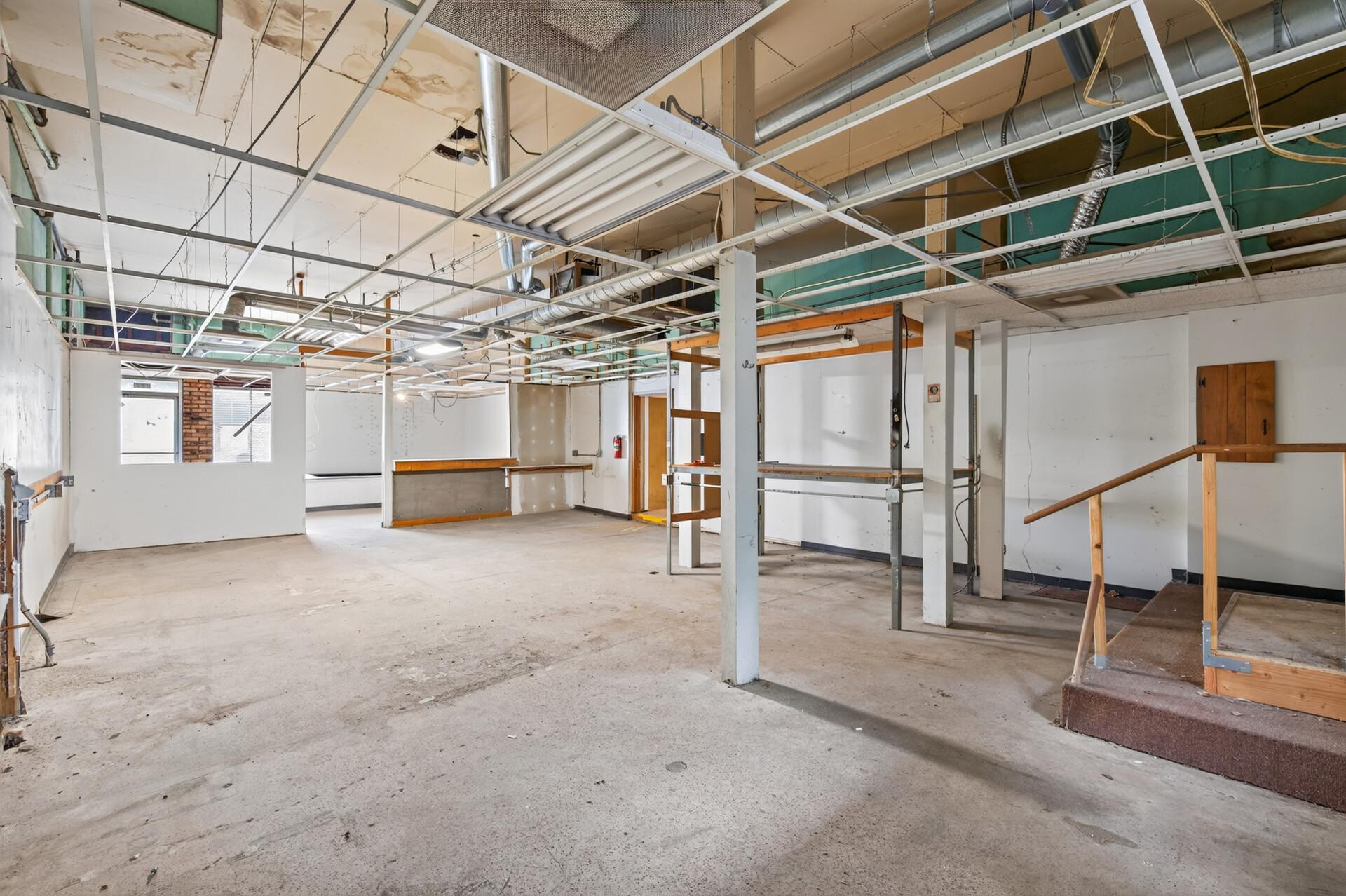 2201 Johnson St. N.e. Property Photo 15