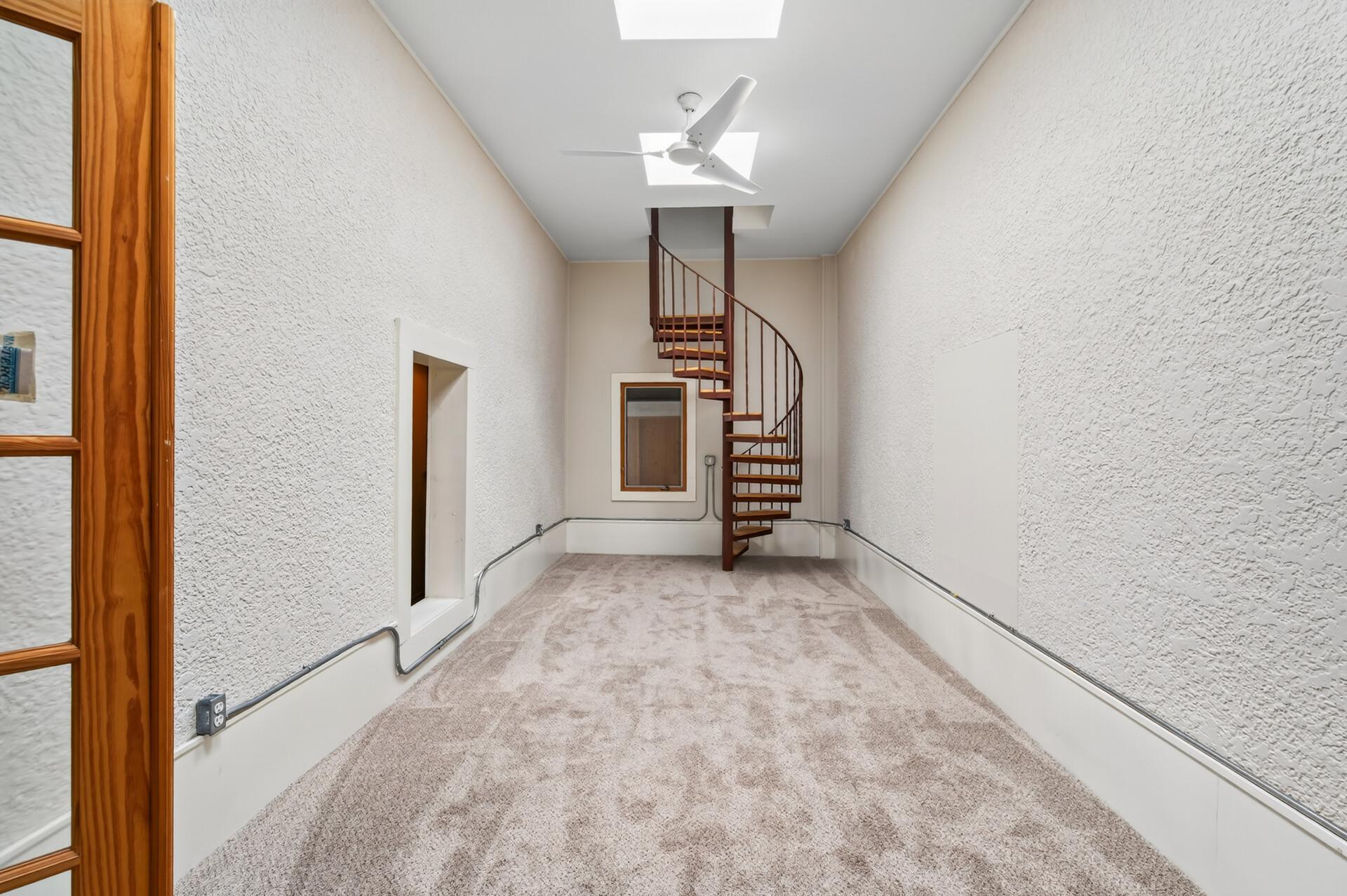 2201 Johnson St. N.e. Property Photo 29