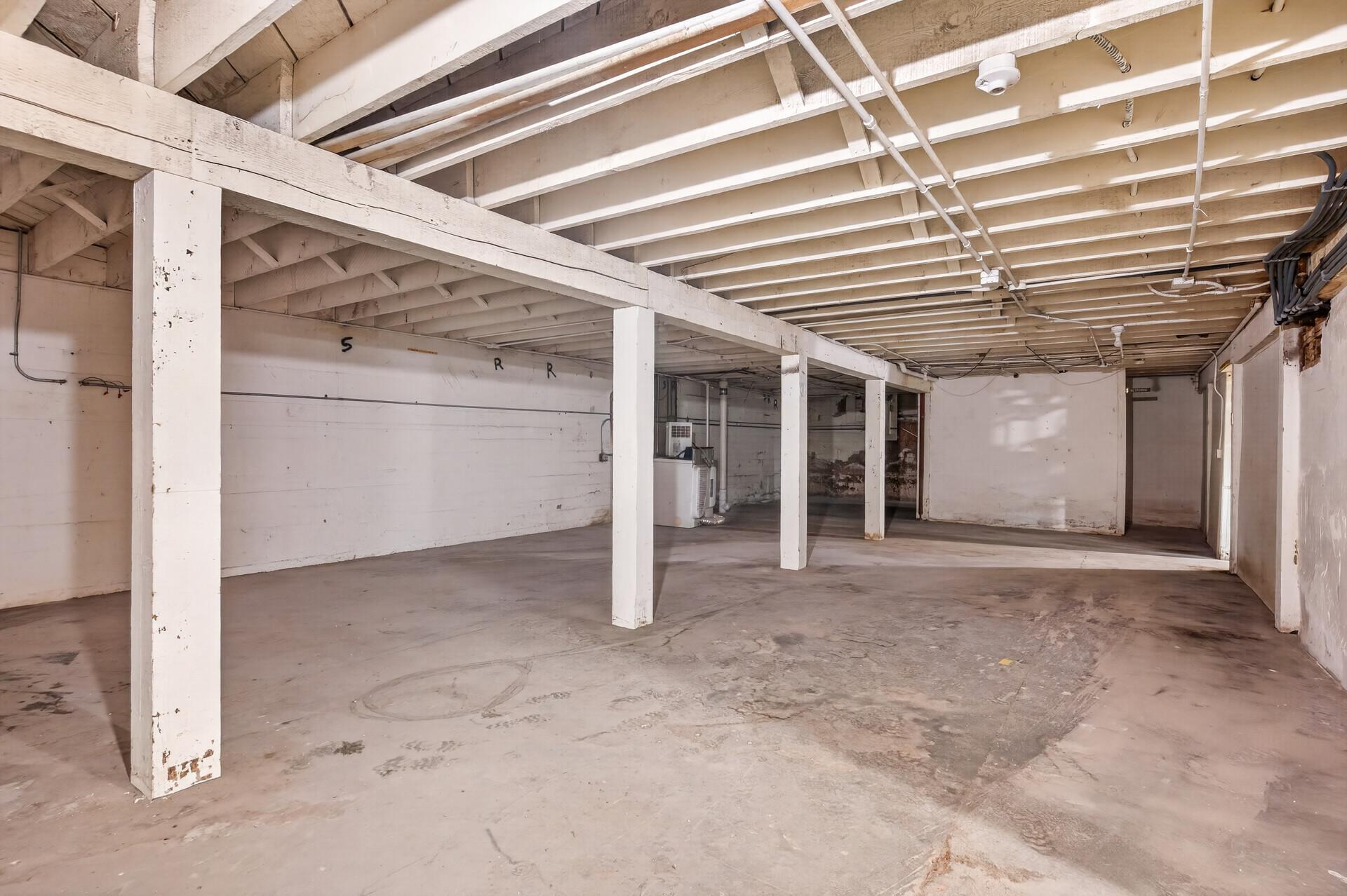 2201 Johnson St. N.e. Property Photo 47