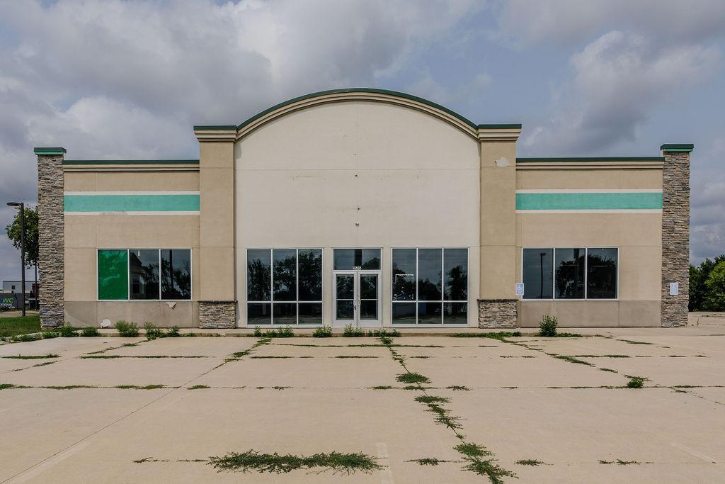 2505 E Highway 7