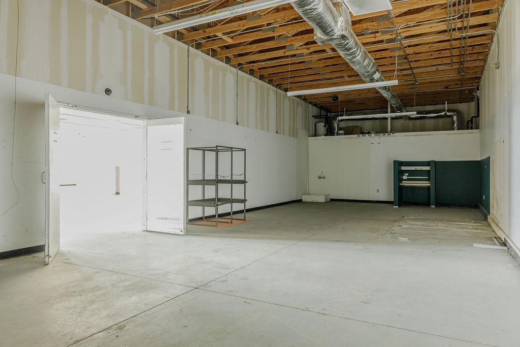 2505 E Highway 7 Property Photo 14