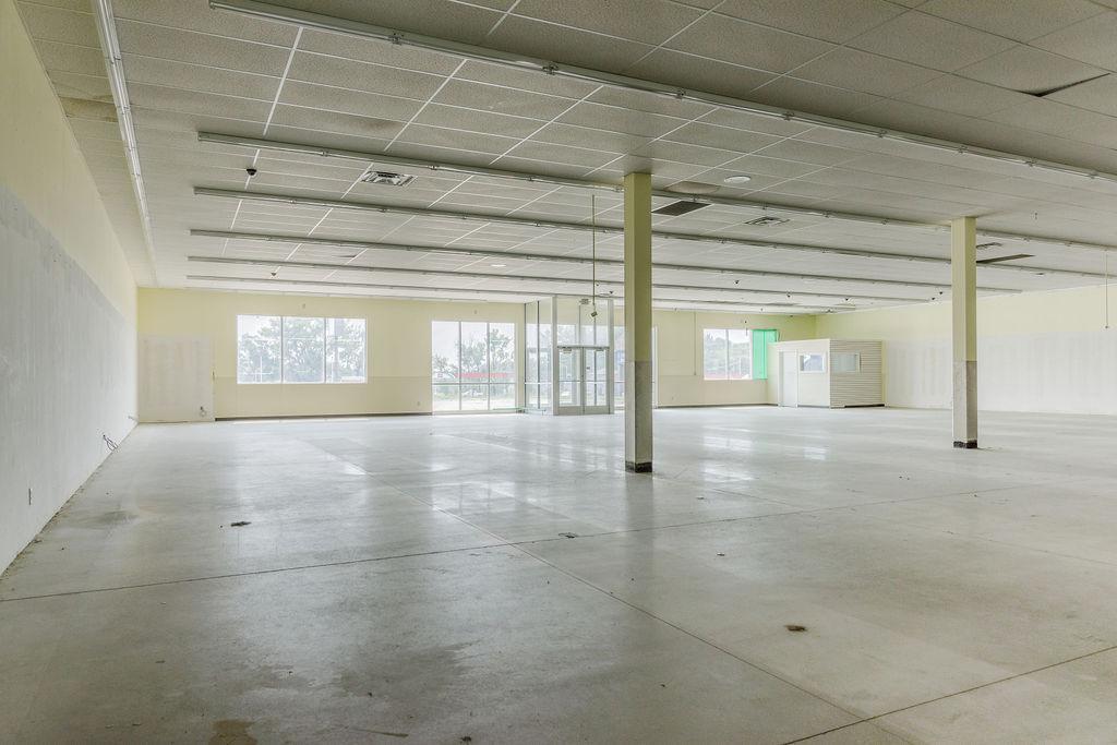 2505 E Highway 7 Property Photo 16