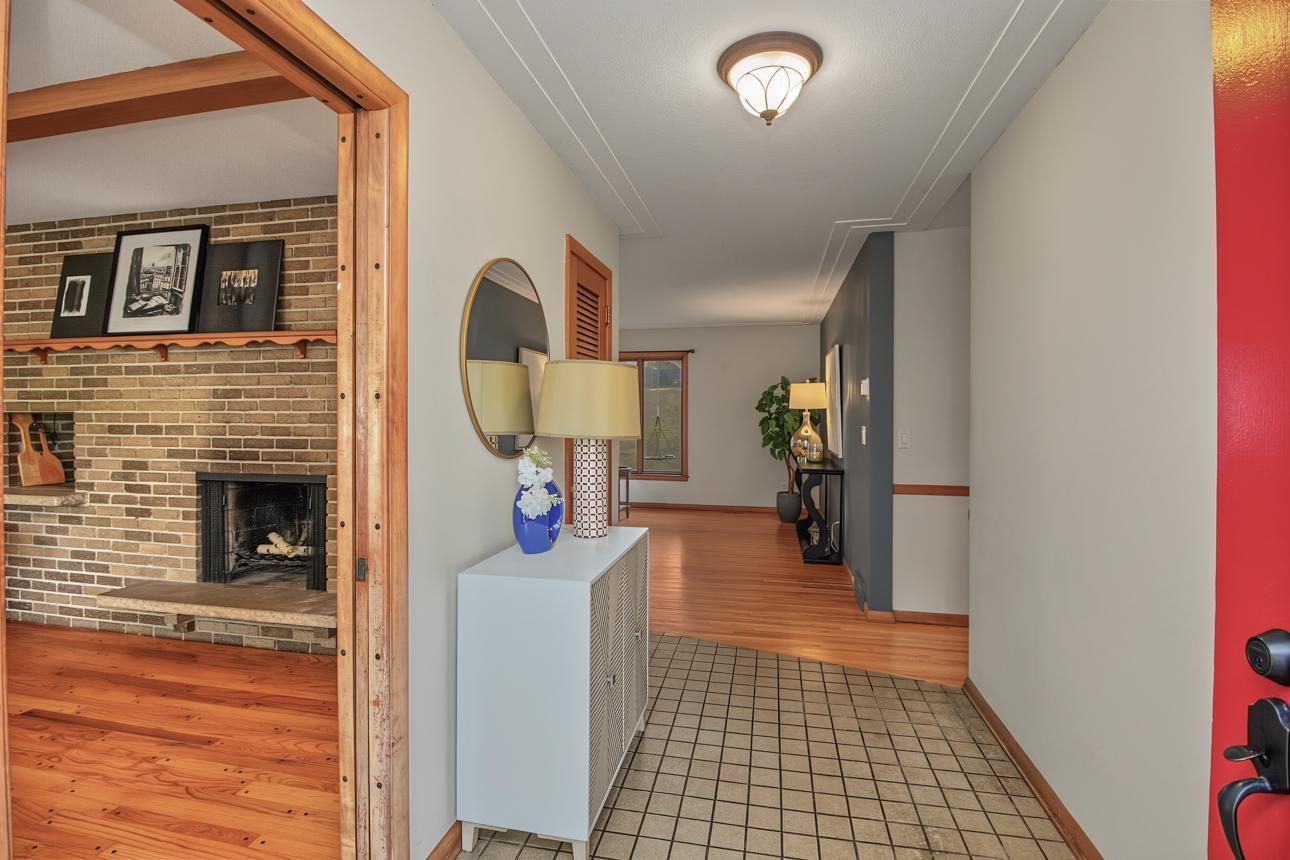 6700 Hillside Lane Property Photo 4
