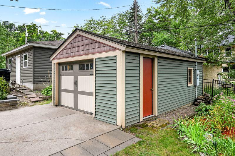 699 Delaware Avenue Property Photo 29