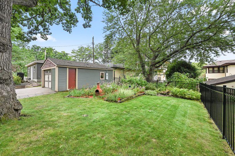 699 Delaware Avenue Property Photo 34