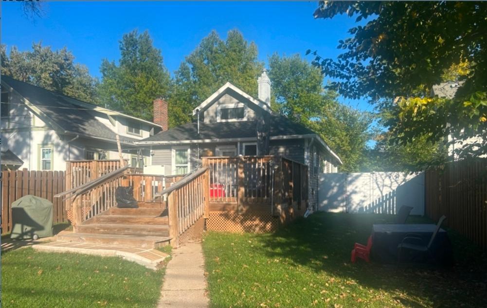 3739 Washburn Avenue N Property Photo 4