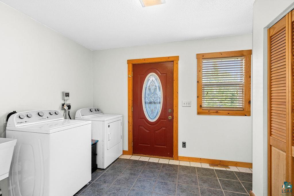 3949 E County Rd B Property Photo 27