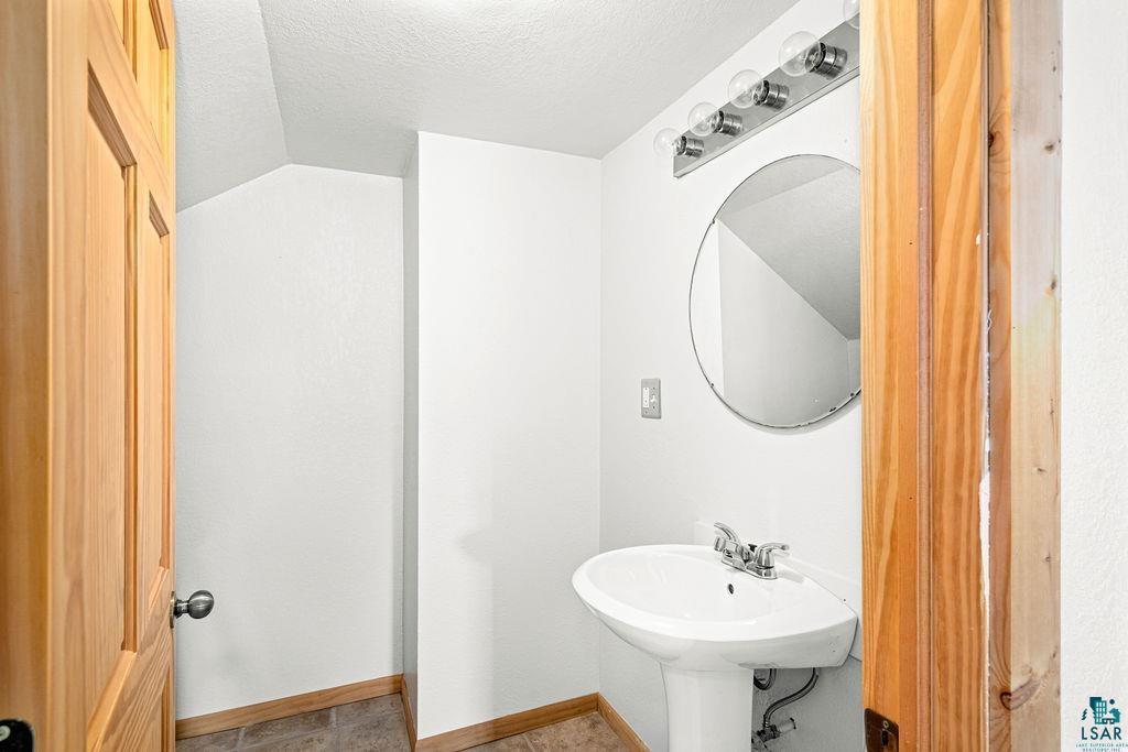 3949 E County Rd B Property Photo 38