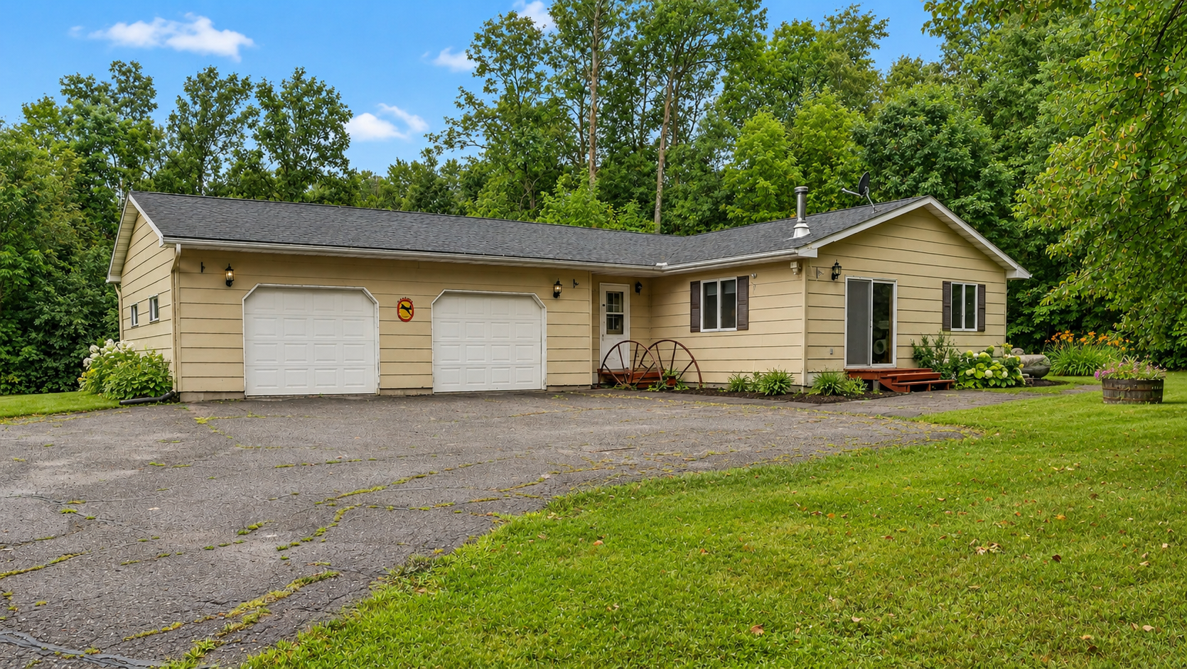 5790 Henriette Road Property Photo 1