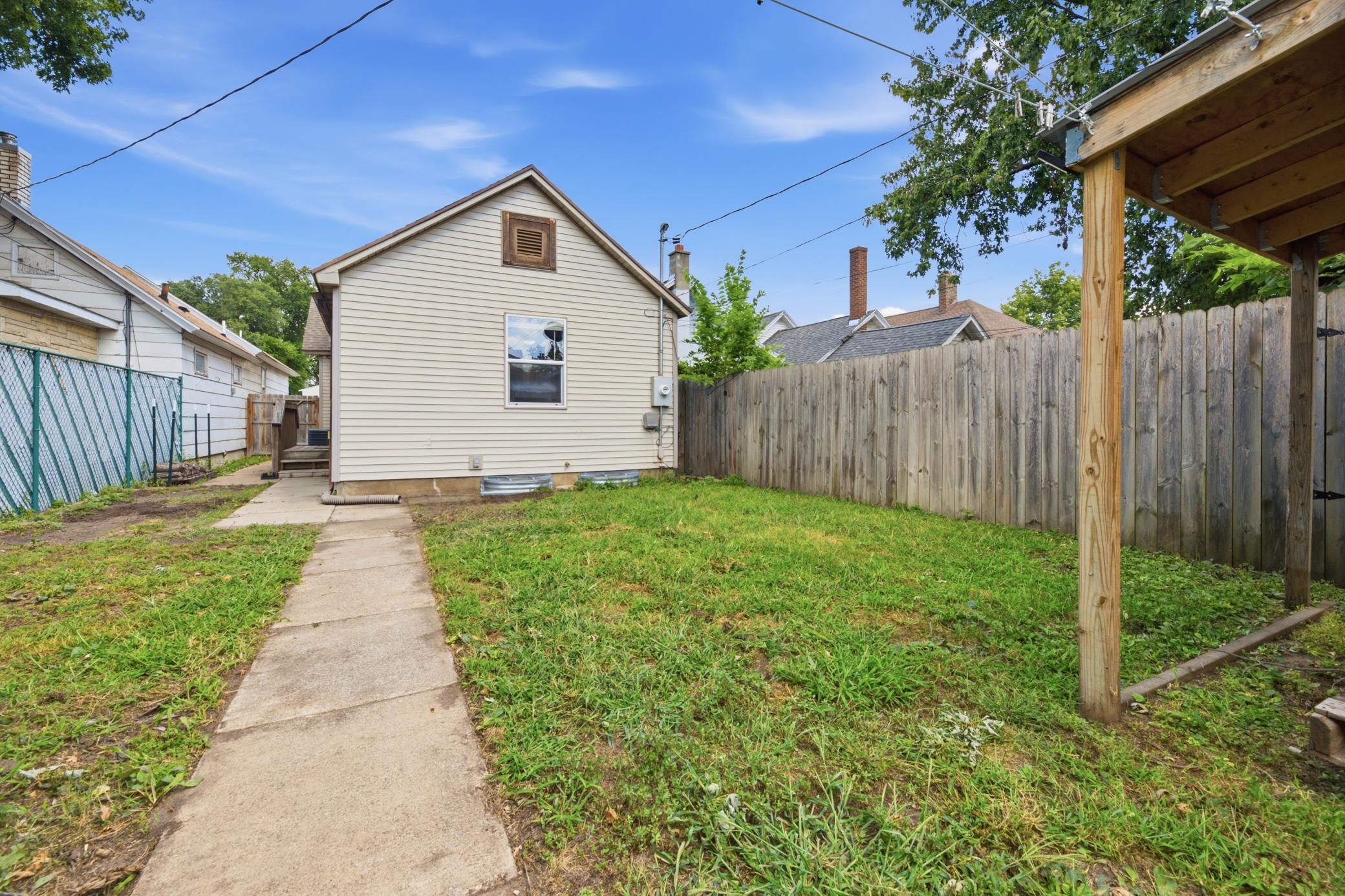 619 E 3rd Street Property Photo 16