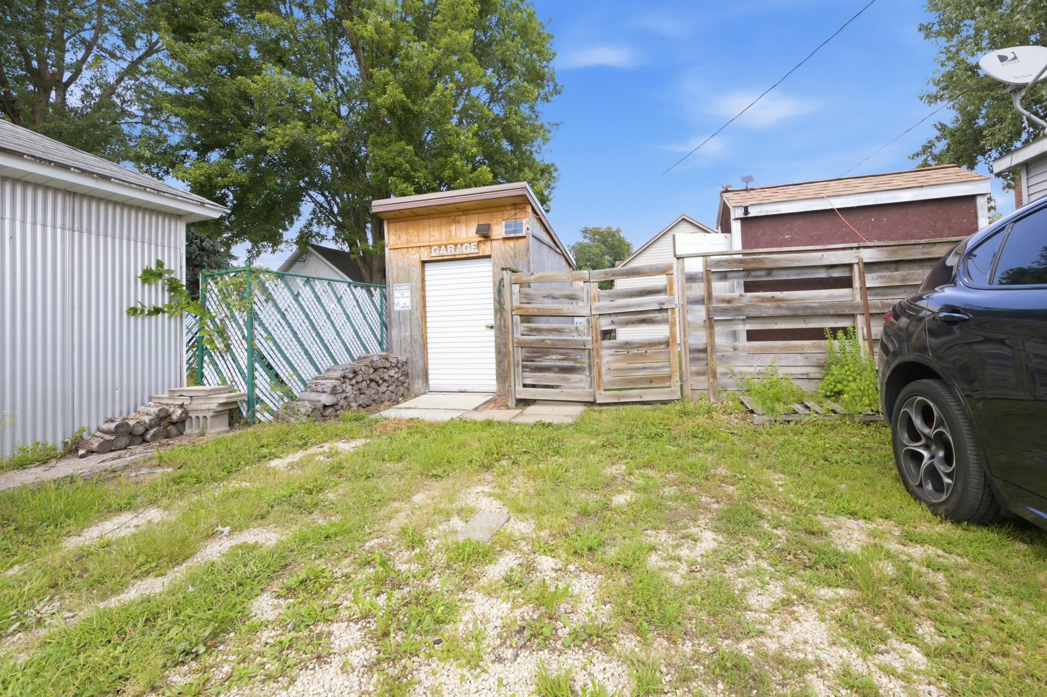 619 E 3rd Street Property Photo 17