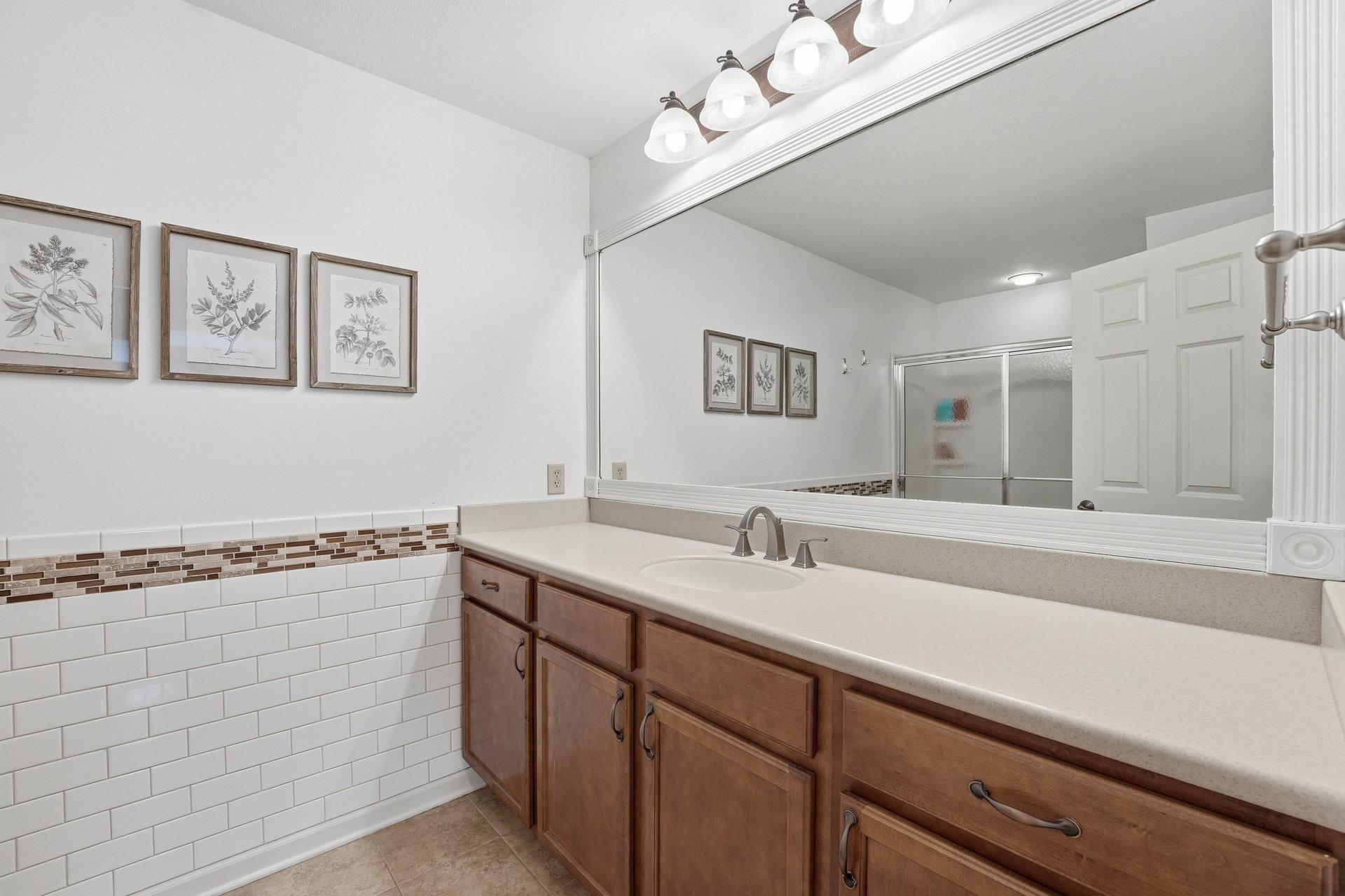 8103 Oakview Drive N Property Photo 17