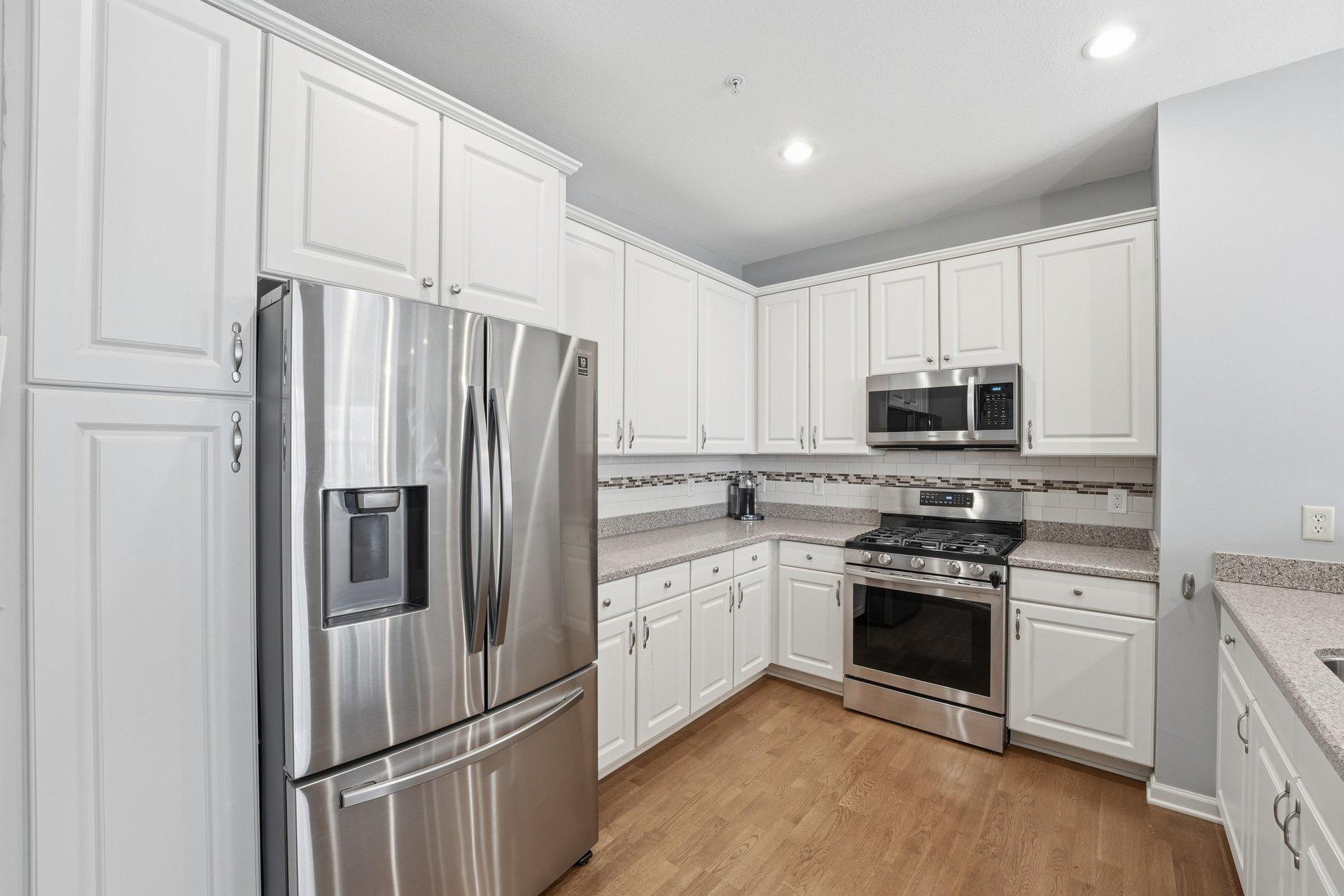 8103 Oakview Drive N Property Photo 23